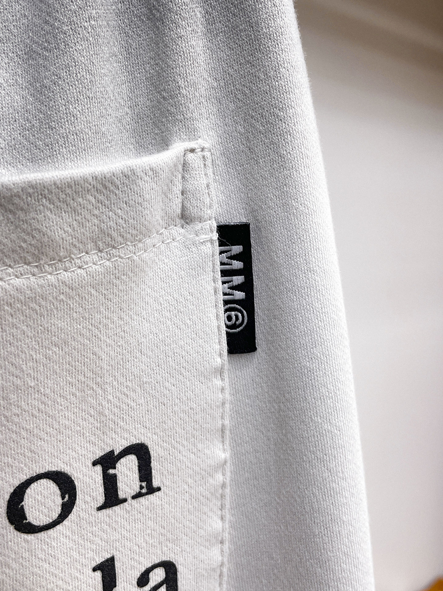 马吉拉 顶级货品🐮 🆕2026春夏新款休闲裤！官网同步发售。品牌经典LOGO休闲裤 ，定制面料，舒适度极