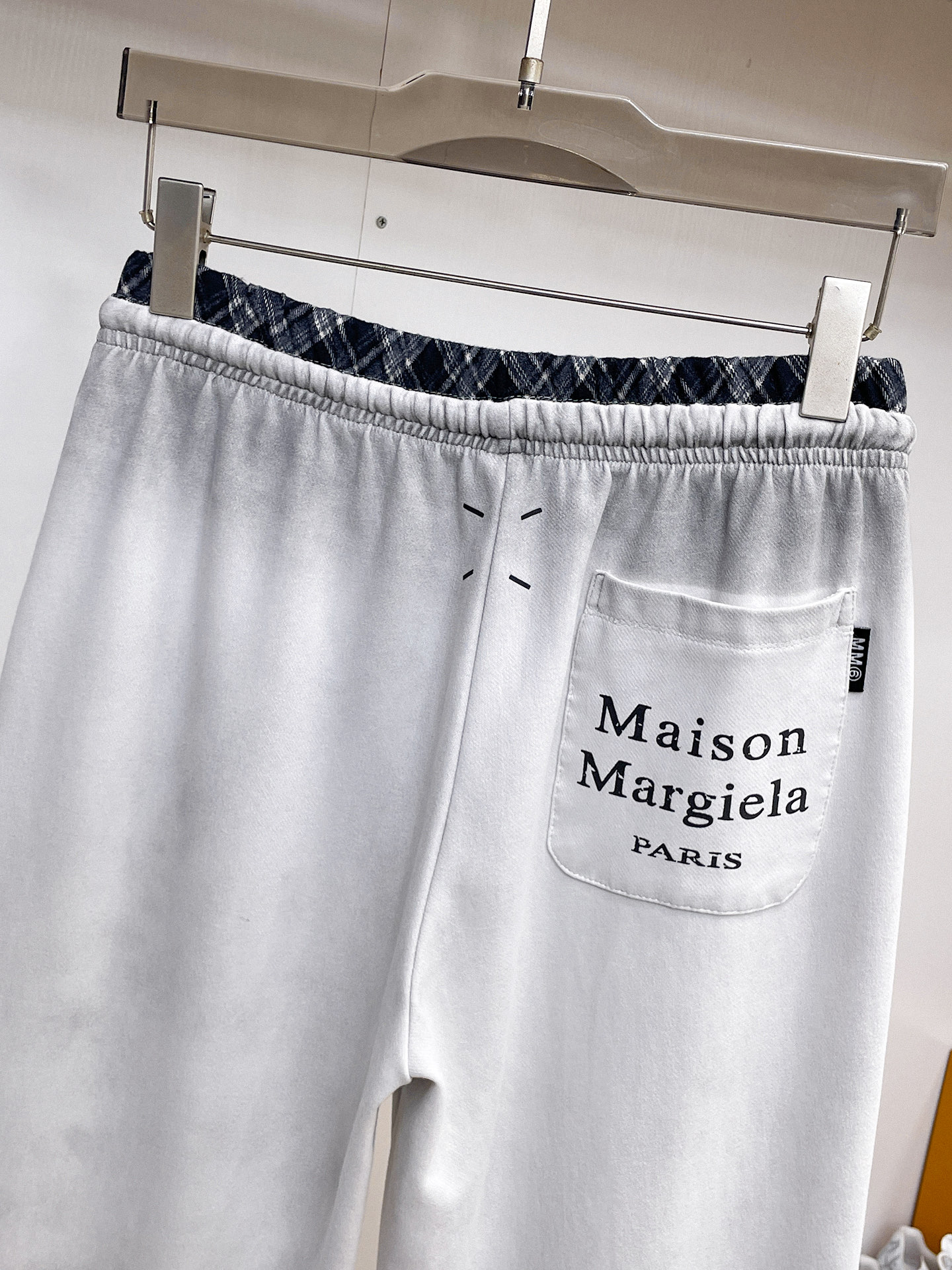 马吉拉 顶级货品🐮 🆕2026春夏新款休闲裤！官网同步发售。品牌经典LOGO休闲裤 ，定制面料，舒适度极