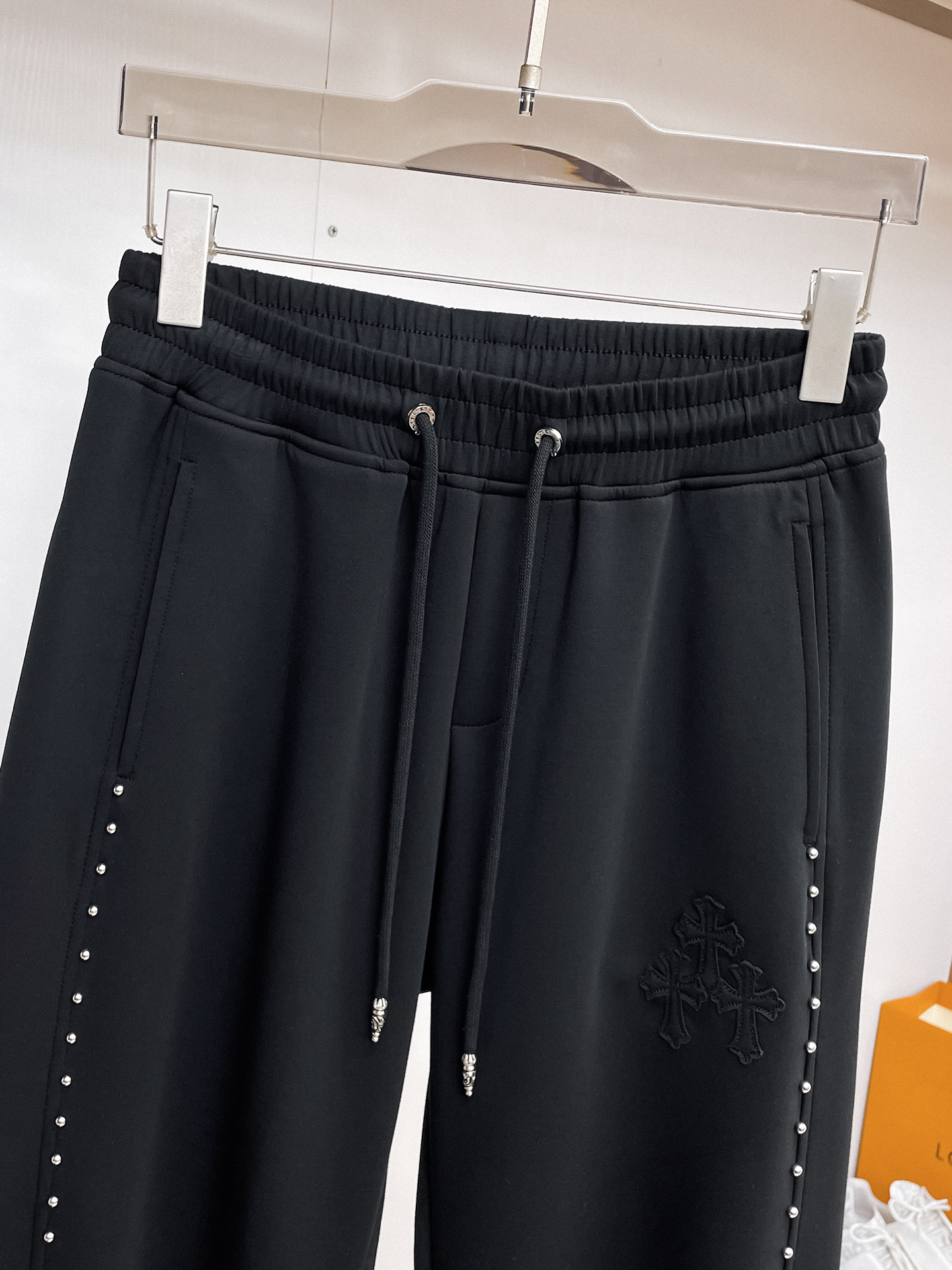 克罗心 顶级货品🐮 🆕2026春夏新款休闲裤！官网同步发售。品牌经典LOGO休闲裤 ，定制面料，舒适度极