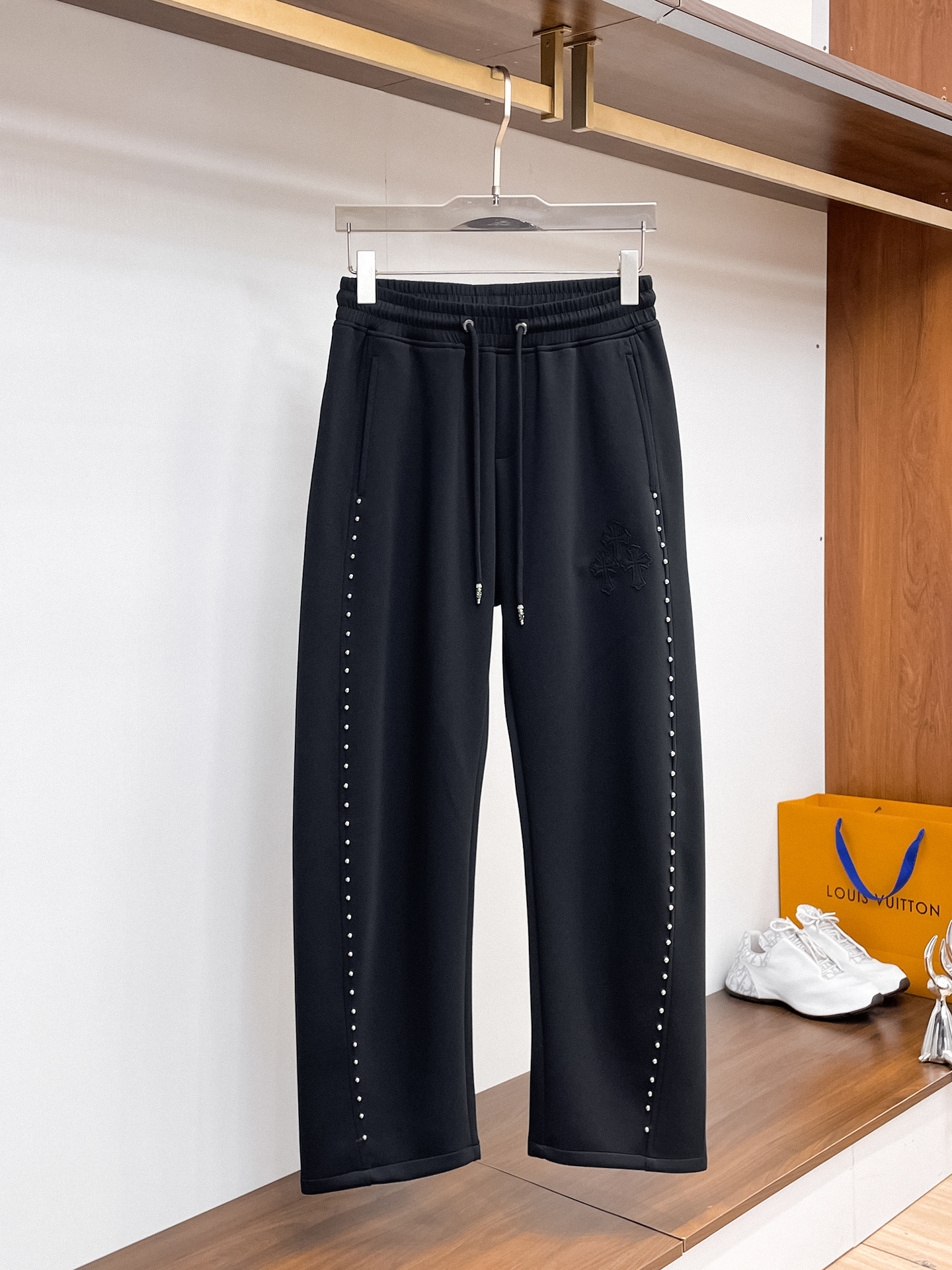 克罗心 顶级货品🐮 🆕2026春夏新款休闲裤！官网同步发售。品牌经典LOGO休闲裤 ，定制面料，舒适度极