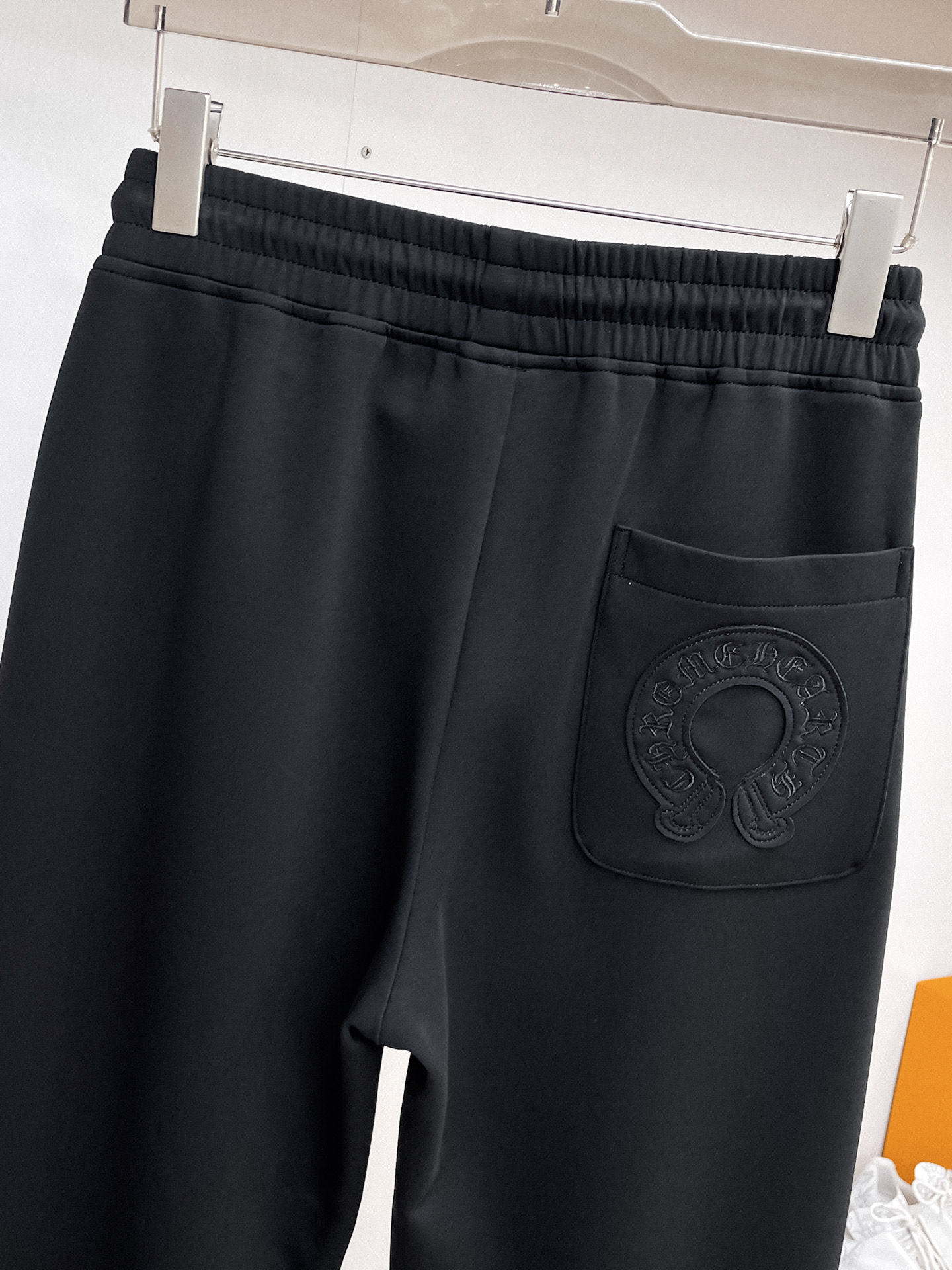 克罗心 顶级货品🐮 🆕2026春夏新款休闲裤！官网同步发售。品牌经典LOGO休闲裤 ，定制面料，舒适度极