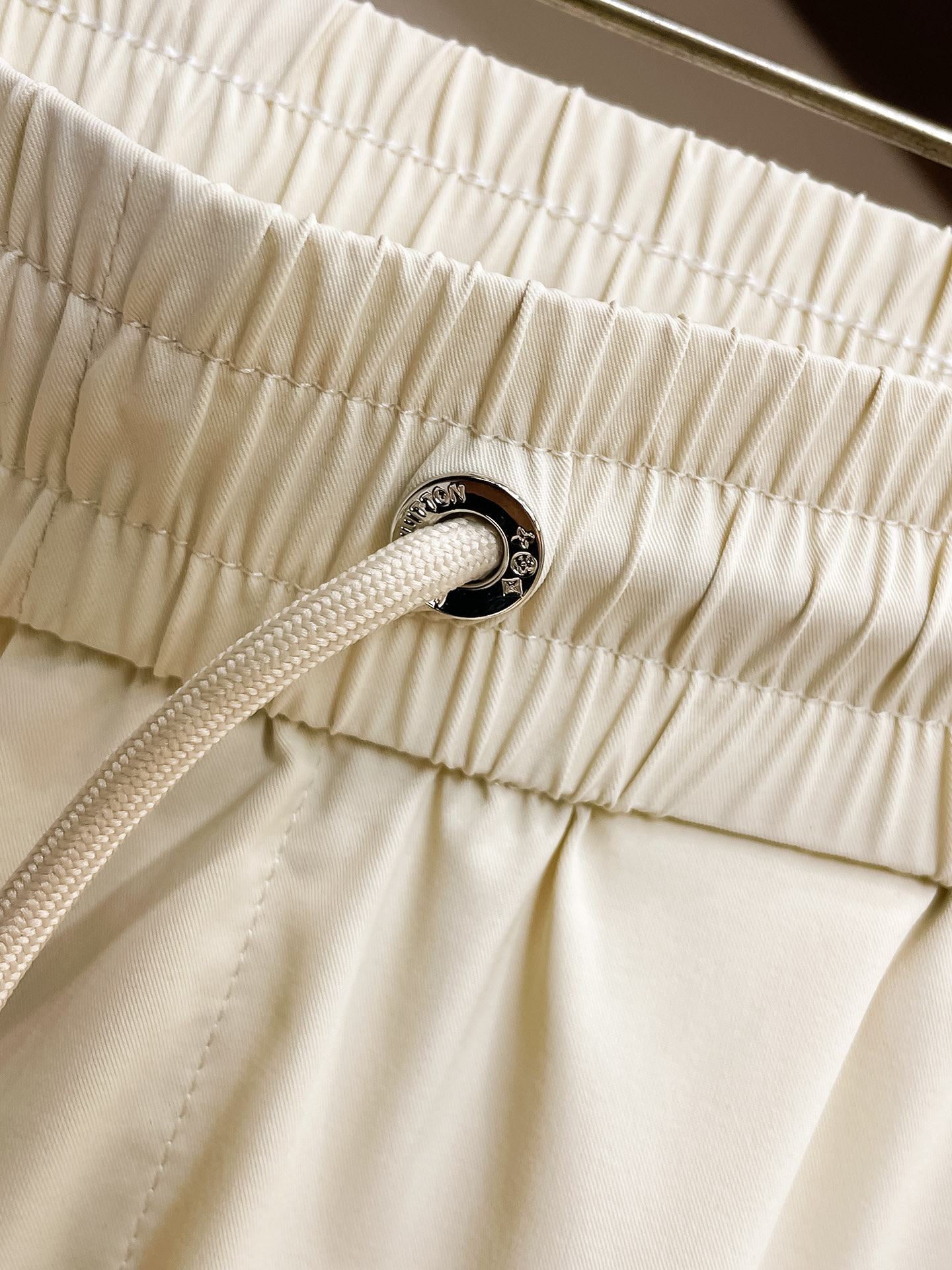 LV 顶级货品🐮 🆕2026春夏新款休闲裤！官网同步发售。品牌经典LOGO休闲裤 ，定制面料，舒适度极好