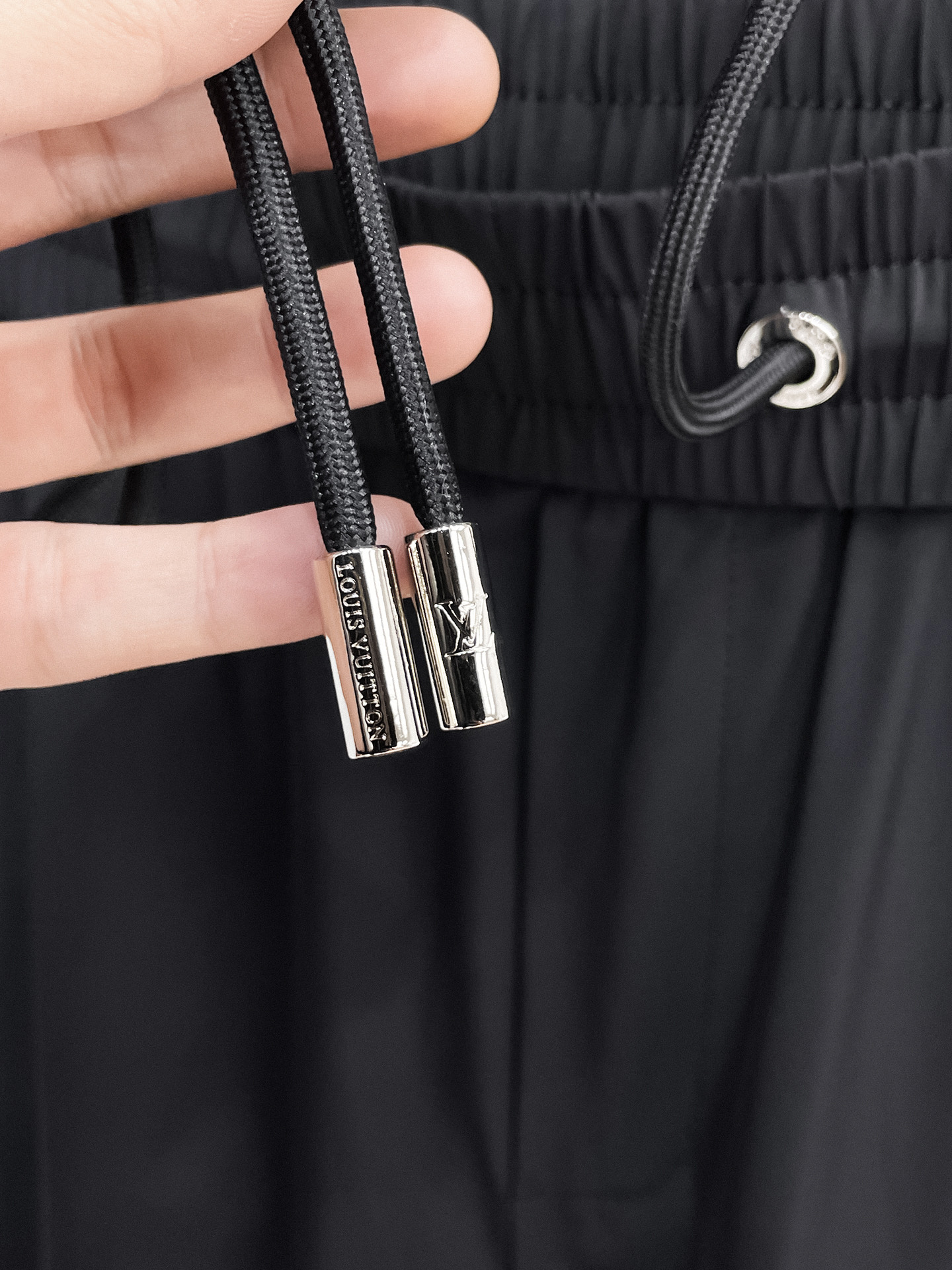 LV 顶级货品🐮 🆕2026春夏新款休闲裤！官网同步发售。品牌经典LOGO休闲裤 ，定制面料，舒适度极好