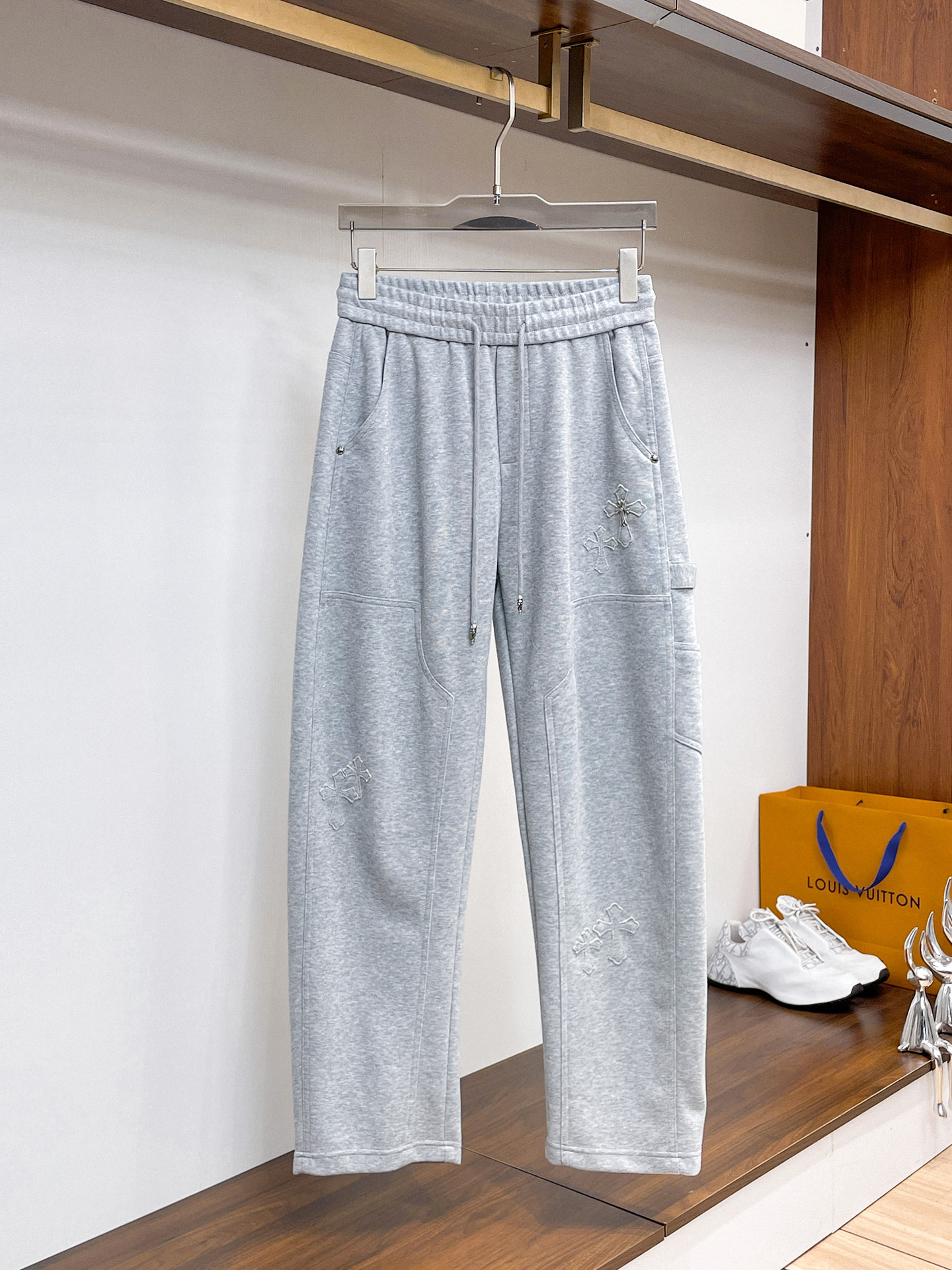 克罗心 顶级货品🐮 🆕2026春夏新款休闲裤！官网同步发售。品牌经典LOGO休闲裤 ，定制面料，舒适度极