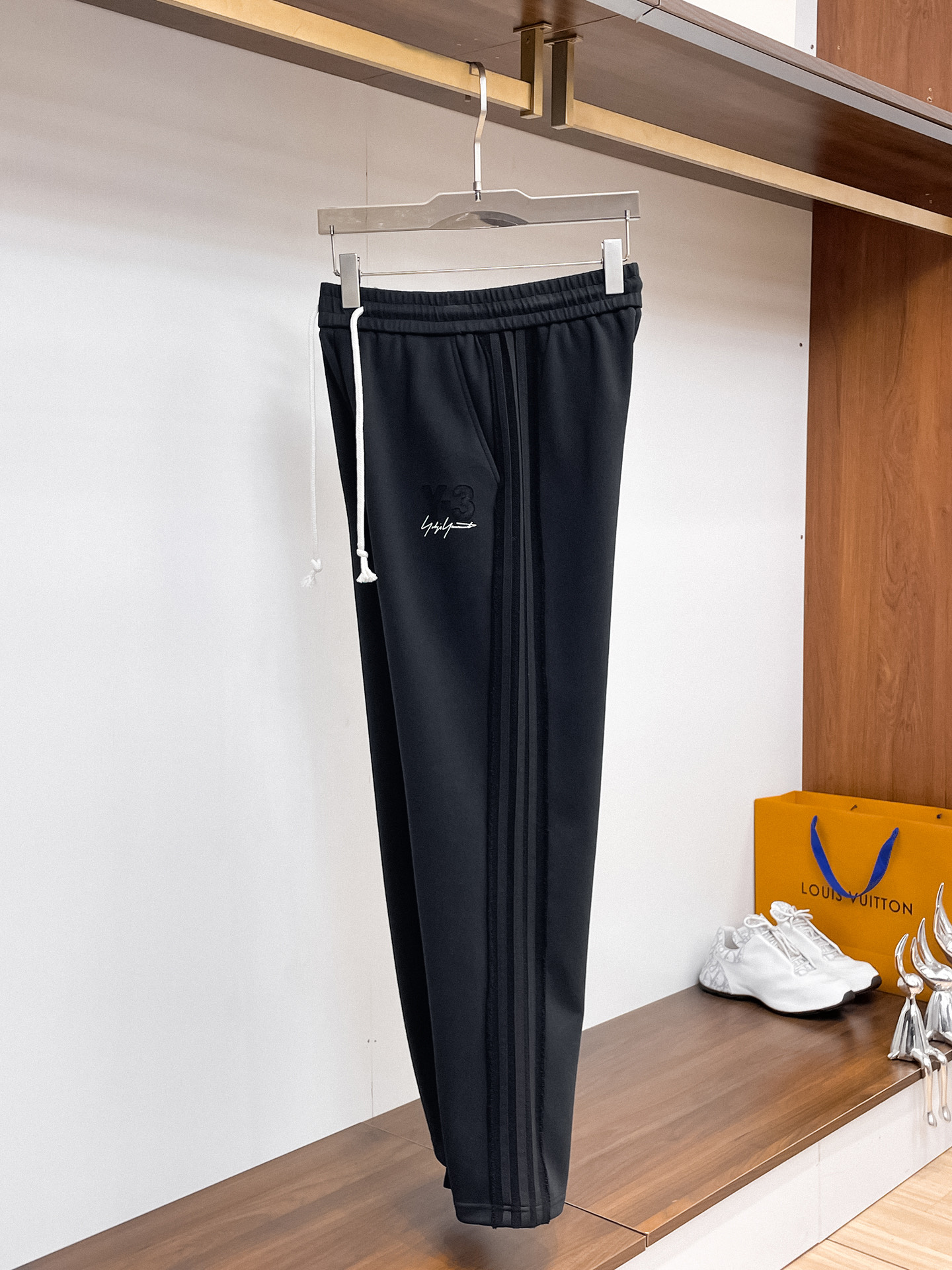 Y-3 顶级货品🐮 🆕2026春夏新款休闲裤！官网同步发售。品牌经典LOGO休闲裤 ，定制面料，舒适度极