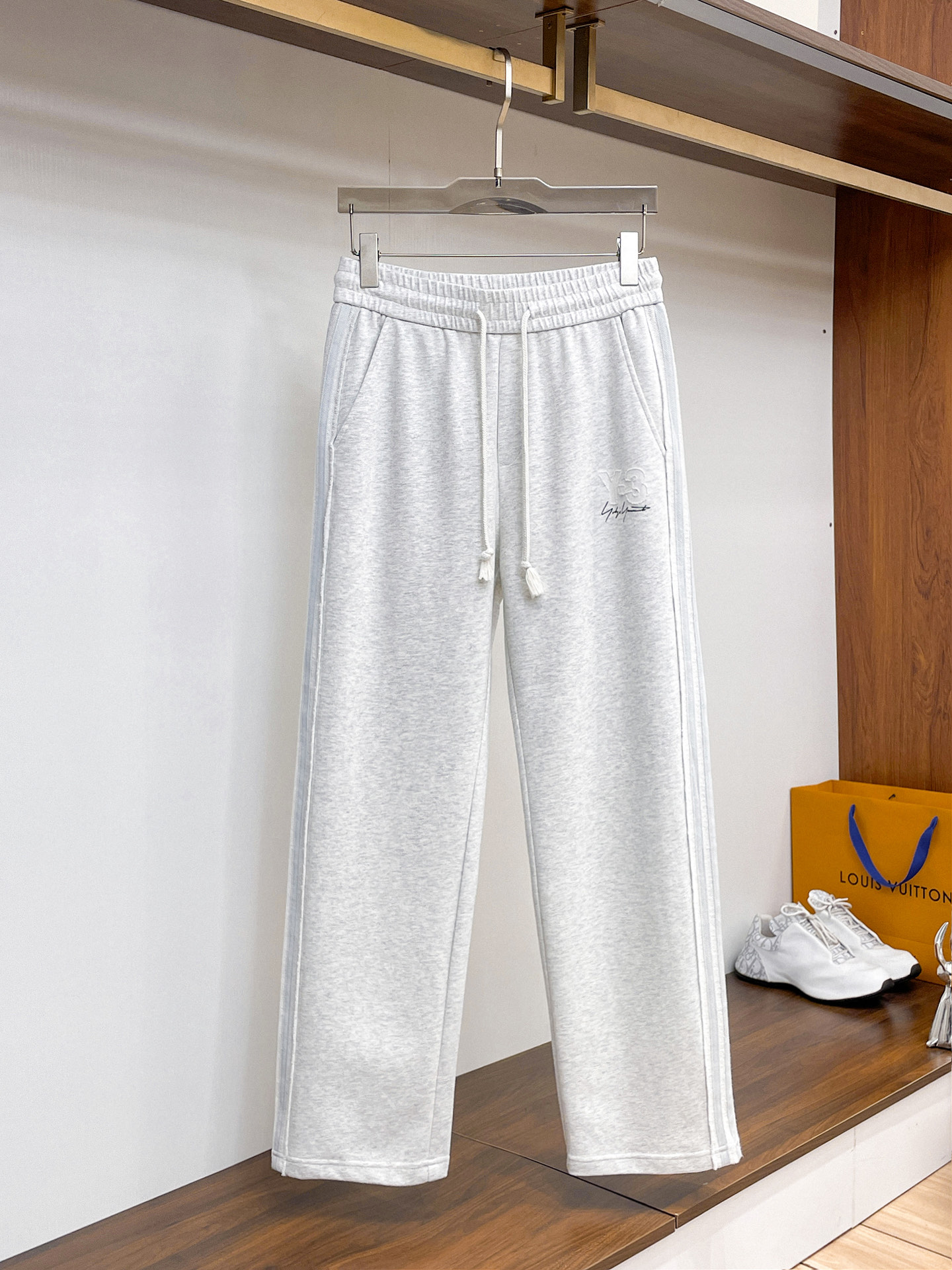 Y-3 顶级货品🐮 🆕2026春夏新款休闲裤！官网同步发售。品牌经典LOGO休闲裤 ，定制面料，舒适度极