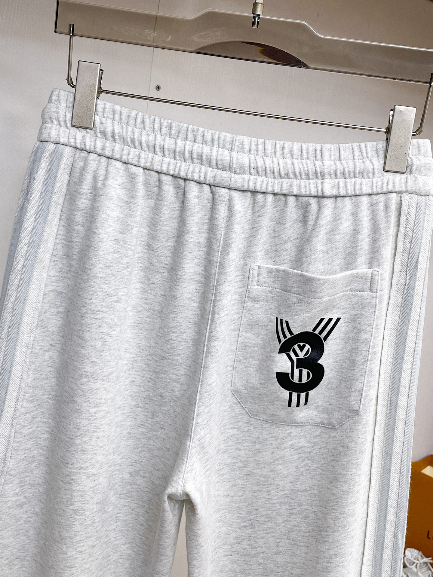 Y-3 顶级货品🐮 🆕2026春夏新款休闲裤！官网同步发售。品牌经典LOGO休闲裤 ，定制面料，舒适度极