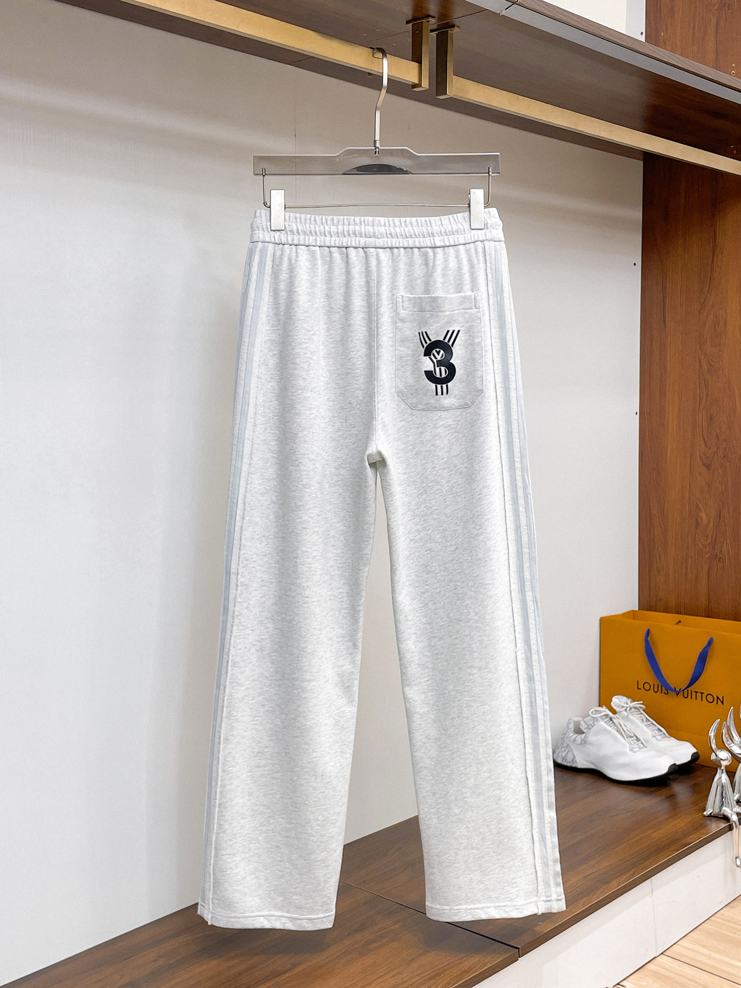 Y-3 顶级货品🐮 🆕2026春夏新款休闲裤！官网同步发售。品牌经典LOGO休闲裤 ，定制面料，舒适度极