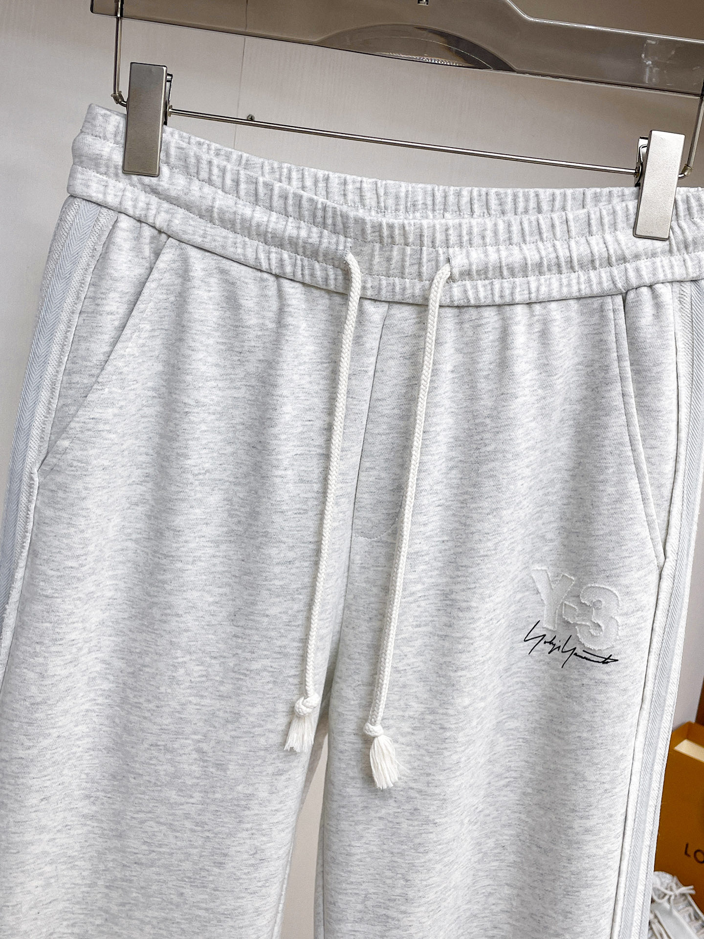 Y-3 顶级货品🐮 🆕2026春夏新款休闲裤！官网同步发售。品牌经典LOGO休闲裤 ，定制面料，舒适度极