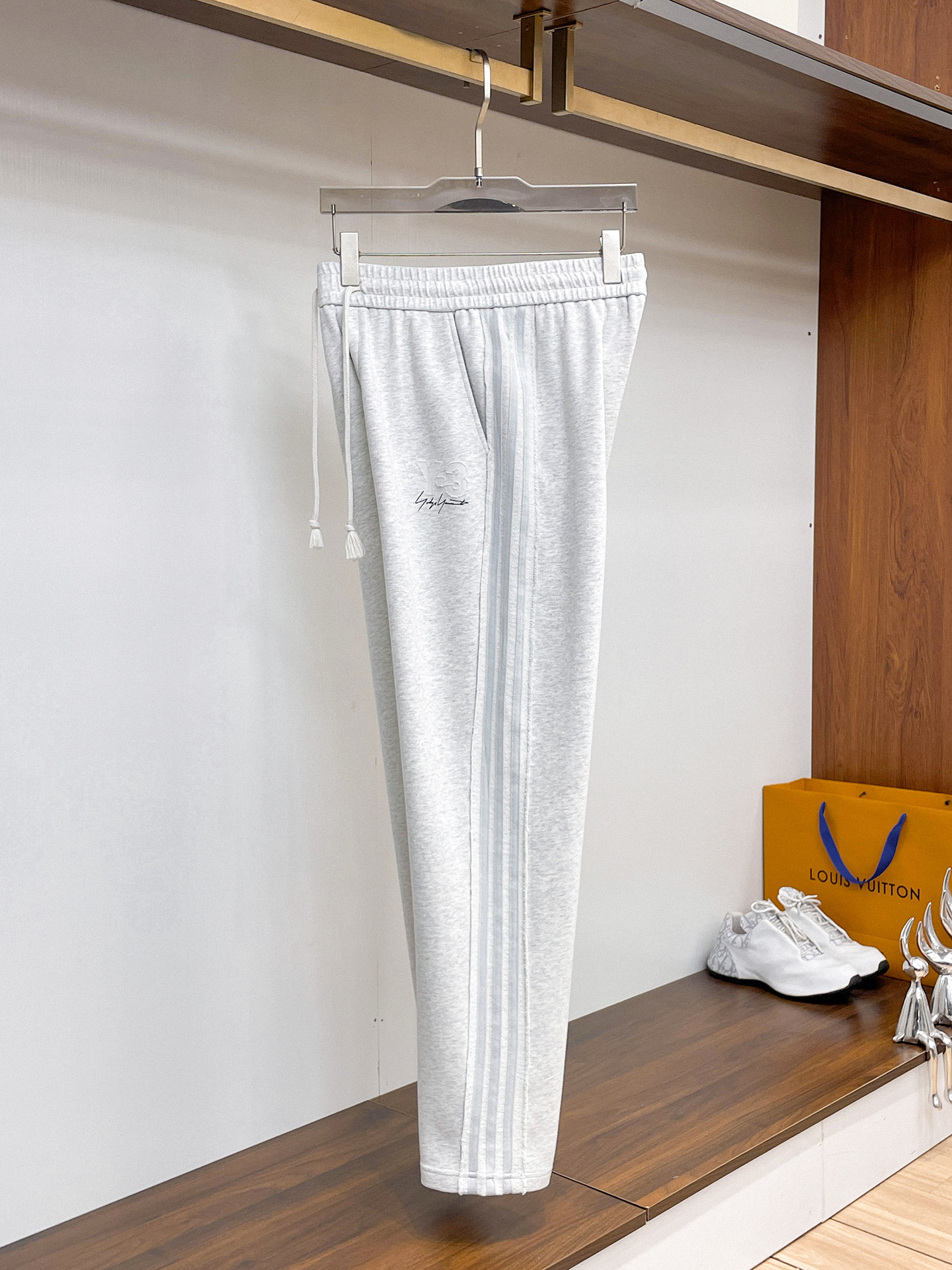 Y-3 顶级货品🐮 🆕2026春夏新款休闲裤！官网同步发售。品牌经典LOGO休闲裤 ，定制面料，舒适度极