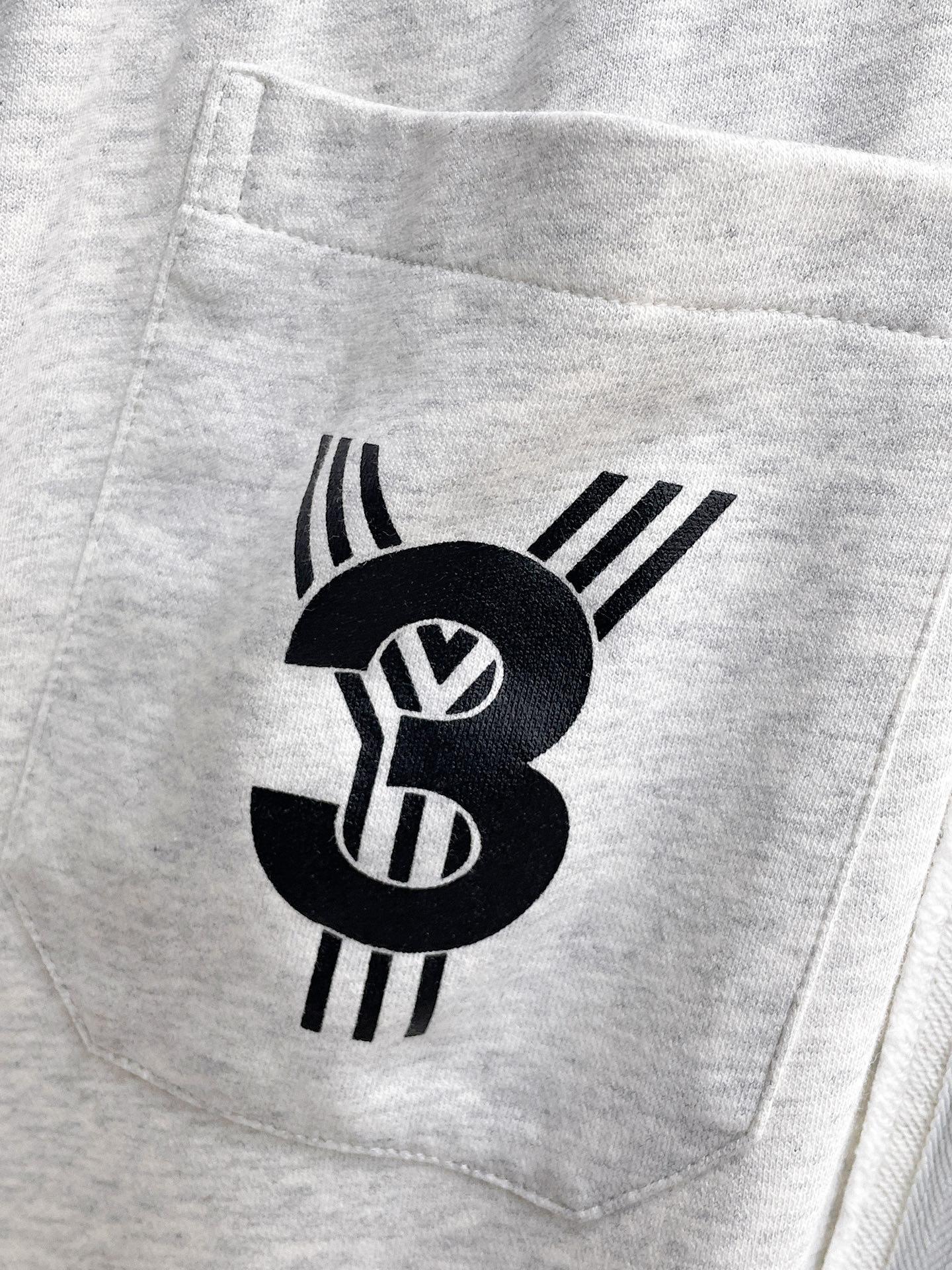 Y-3 顶级货品🐮 🆕2026春夏新款休闲裤！官网同步发售。品牌经典LOGO休闲裤 ，定制面料，舒适度极