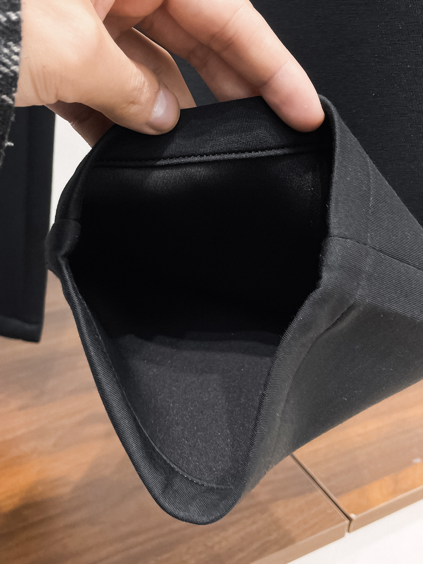 普拉达 顶级货品🐮 🆕2026春夏新款休闲裤！官网同步发售。品牌经典LOGO休闲裤 ，定制面料，舒适度极