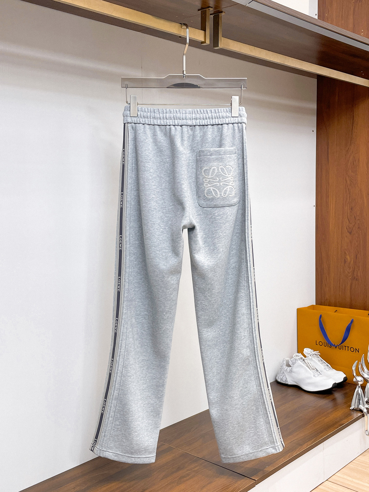 罗意威 顶级货品🐮 🆕2026春夏新款休闲裤！官网同步发售。品牌经典LOGO休闲裤 ，定制面料，舒适度极