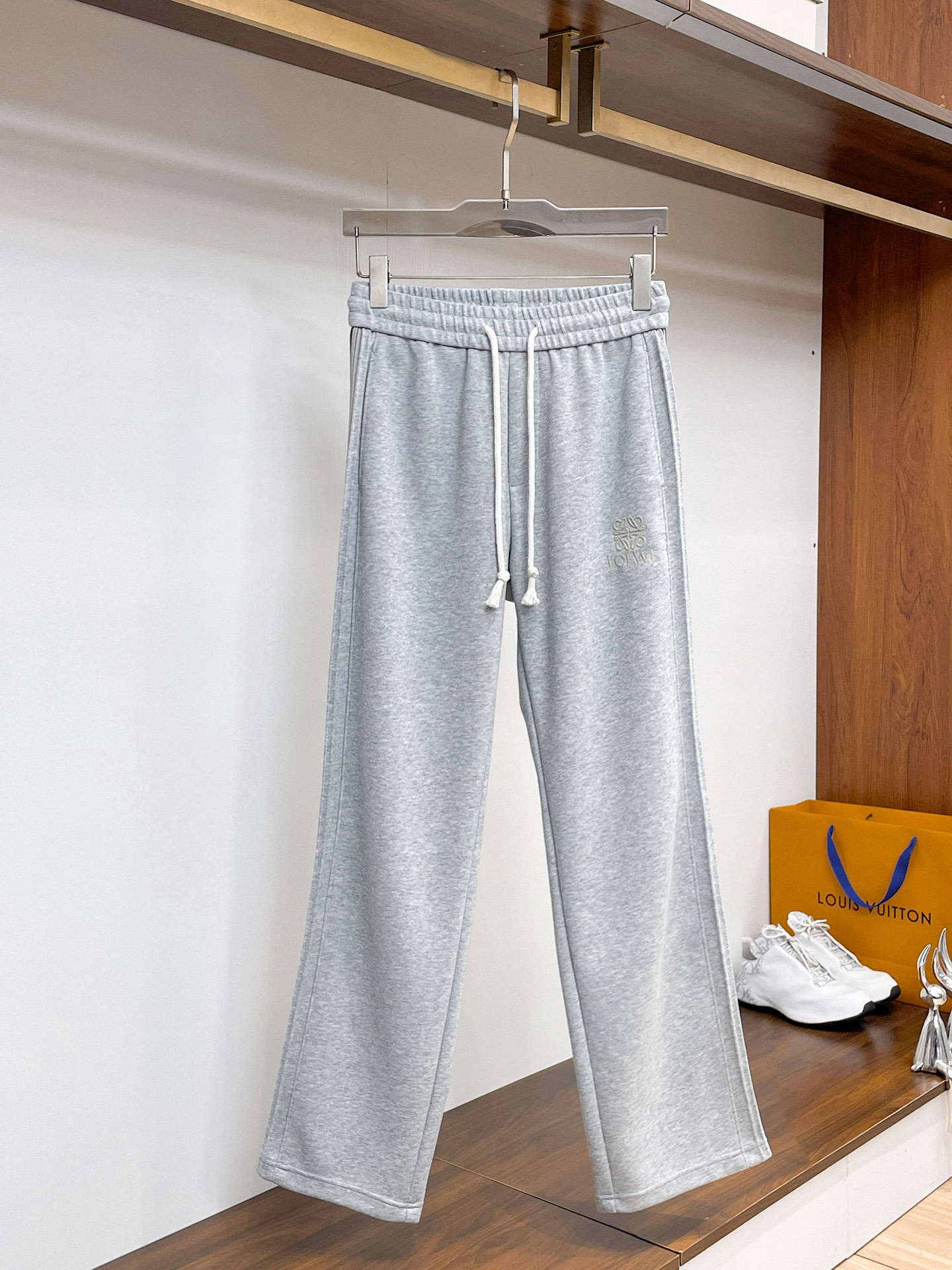 罗意威 顶级货品🐮 🆕2026春夏新款休闲裤！官网同步发售。品牌经典LOGO休闲裤 ，定制面料，舒适度极