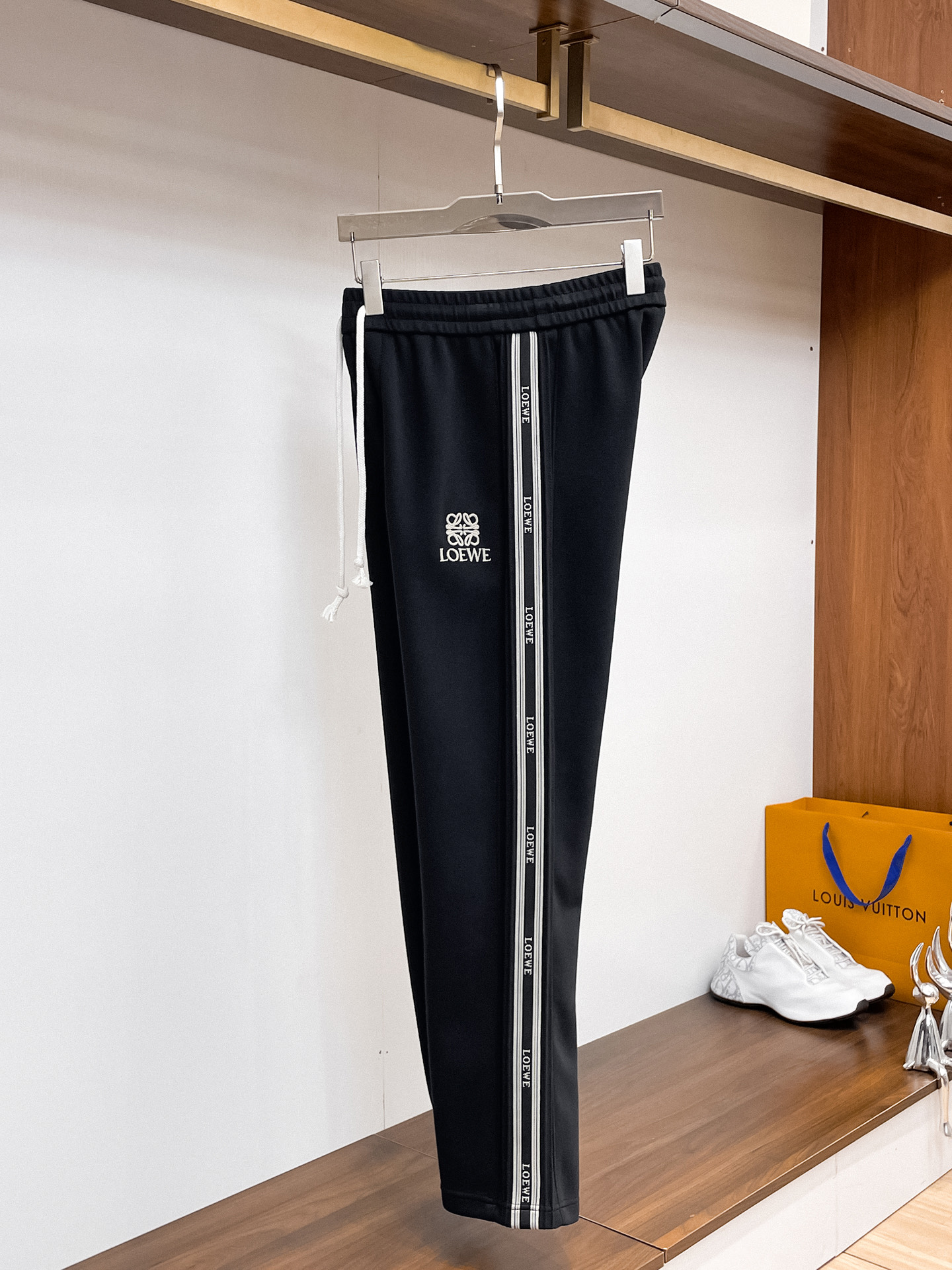 罗意威 顶级货品🐮 🆕2026春夏新款休闲裤！官网同步发售。品牌经典LOGO休闲裤 ，定制面料，舒适度极