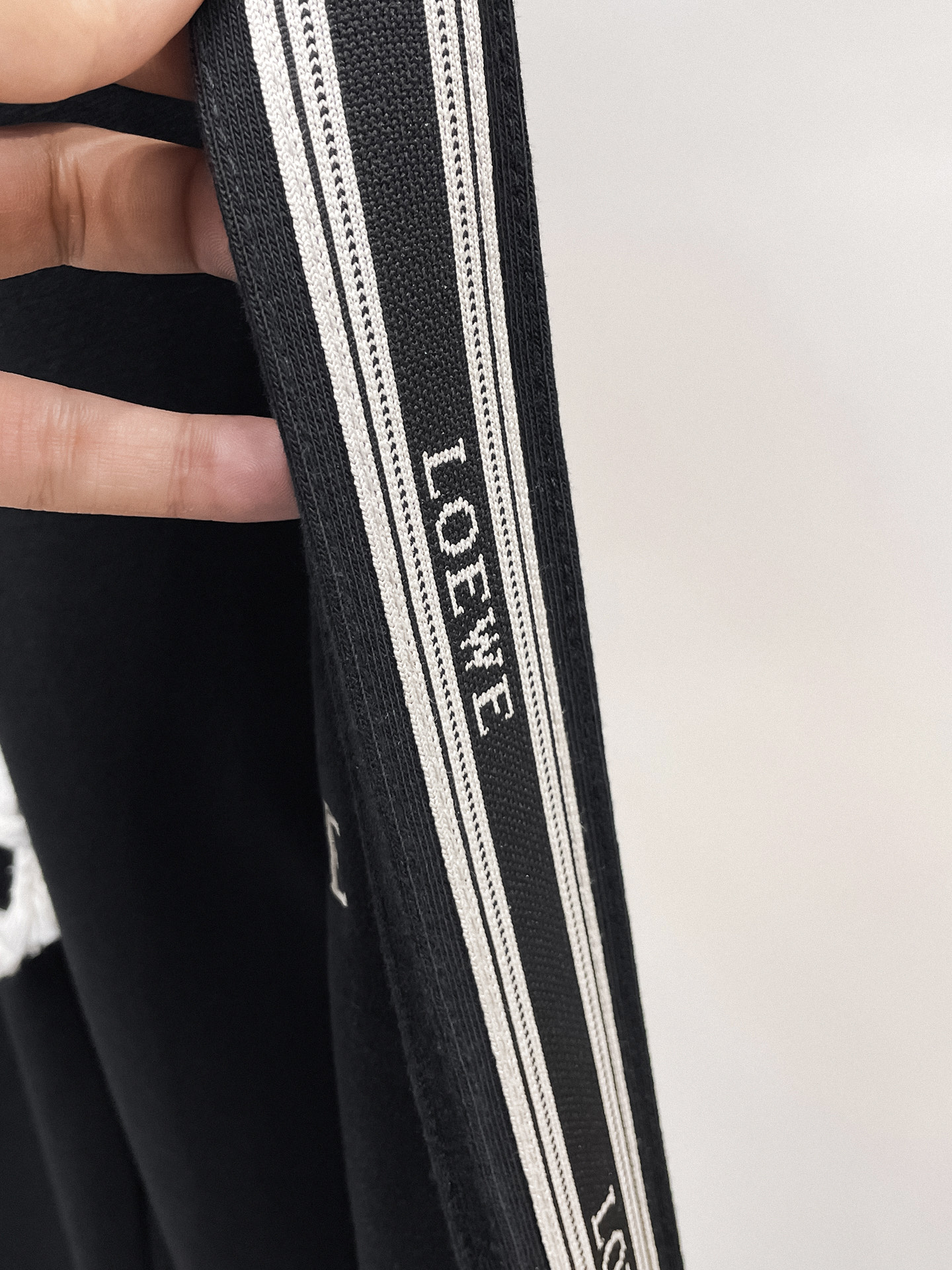 罗意威 顶级货品🐮 🆕2026春夏新款休闲裤！官网同步发售。品牌经典LOGO休闲裤 ，定制面料，舒适度极