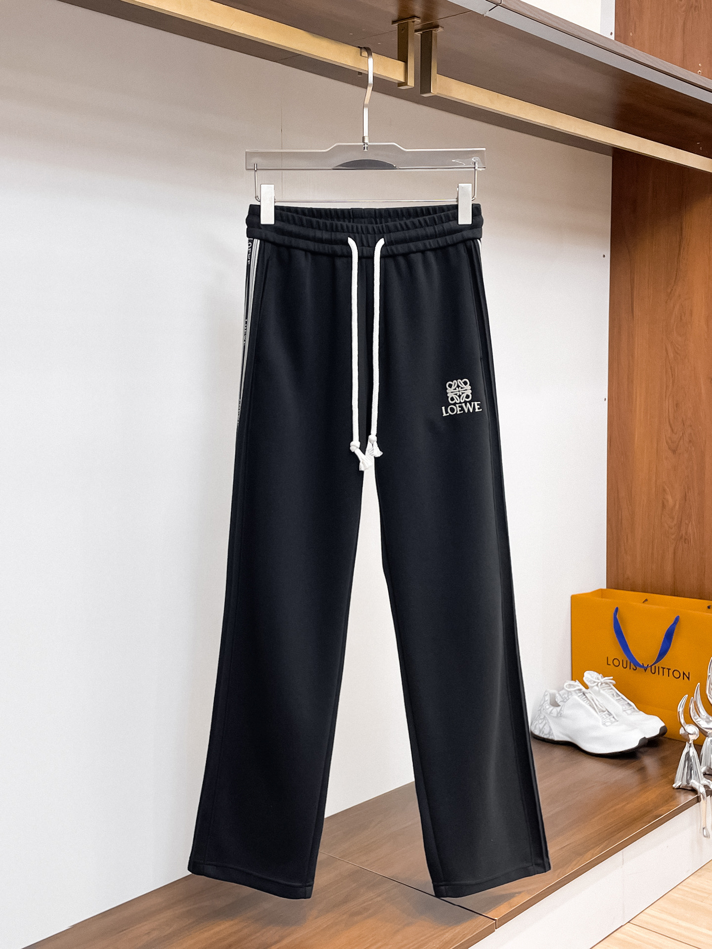 罗意威 顶级货品🐮 🆕2026春夏新款休闲裤！官网同步发售。品牌经典LOGO休闲裤 ，定制面料，舒适度极