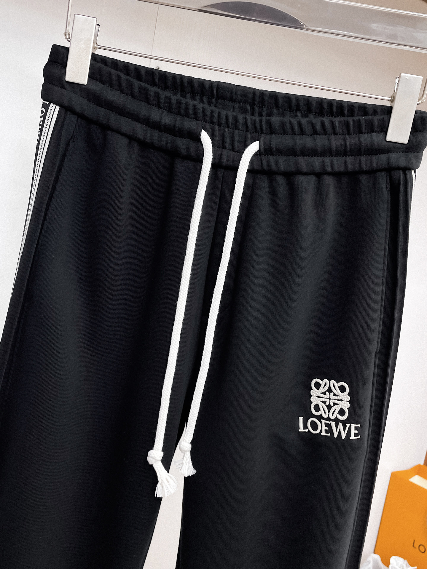 罗意威 顶级货品🐮 🆕2026春夏新款休闲裤！官网同步发售。品牌经典LOGO休闲裤 ，定制面料，舒适度极