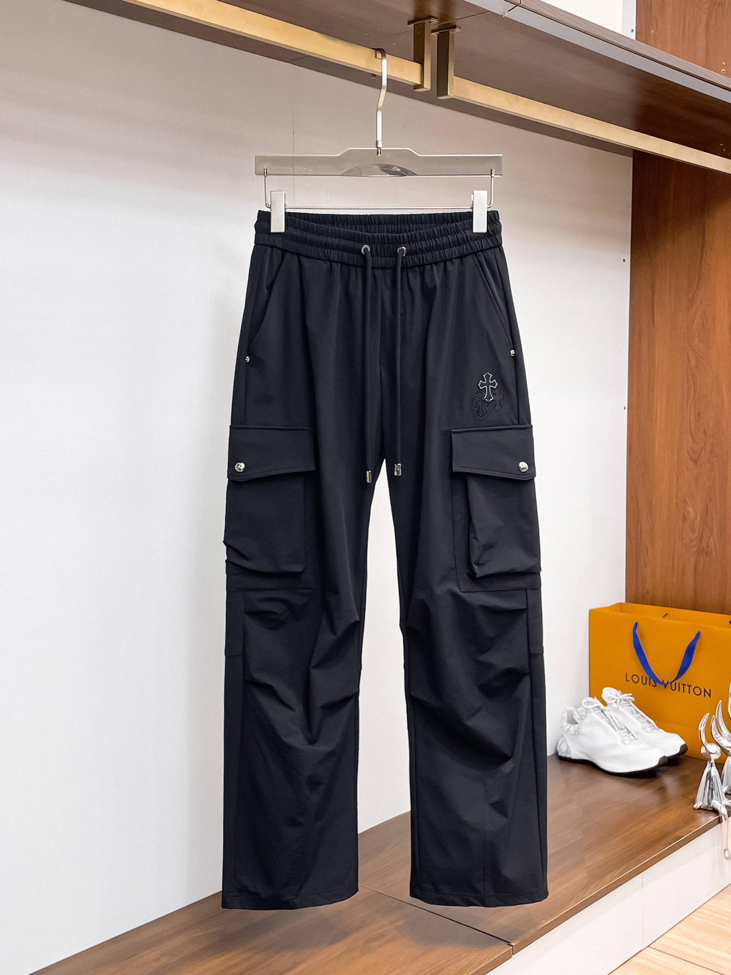 克罗心 顶级货品🐮 🆕2026春夏新款休闲裤！官网同步发售。品牌经典LOGO休闲裤 ，定制面料，舒适度极