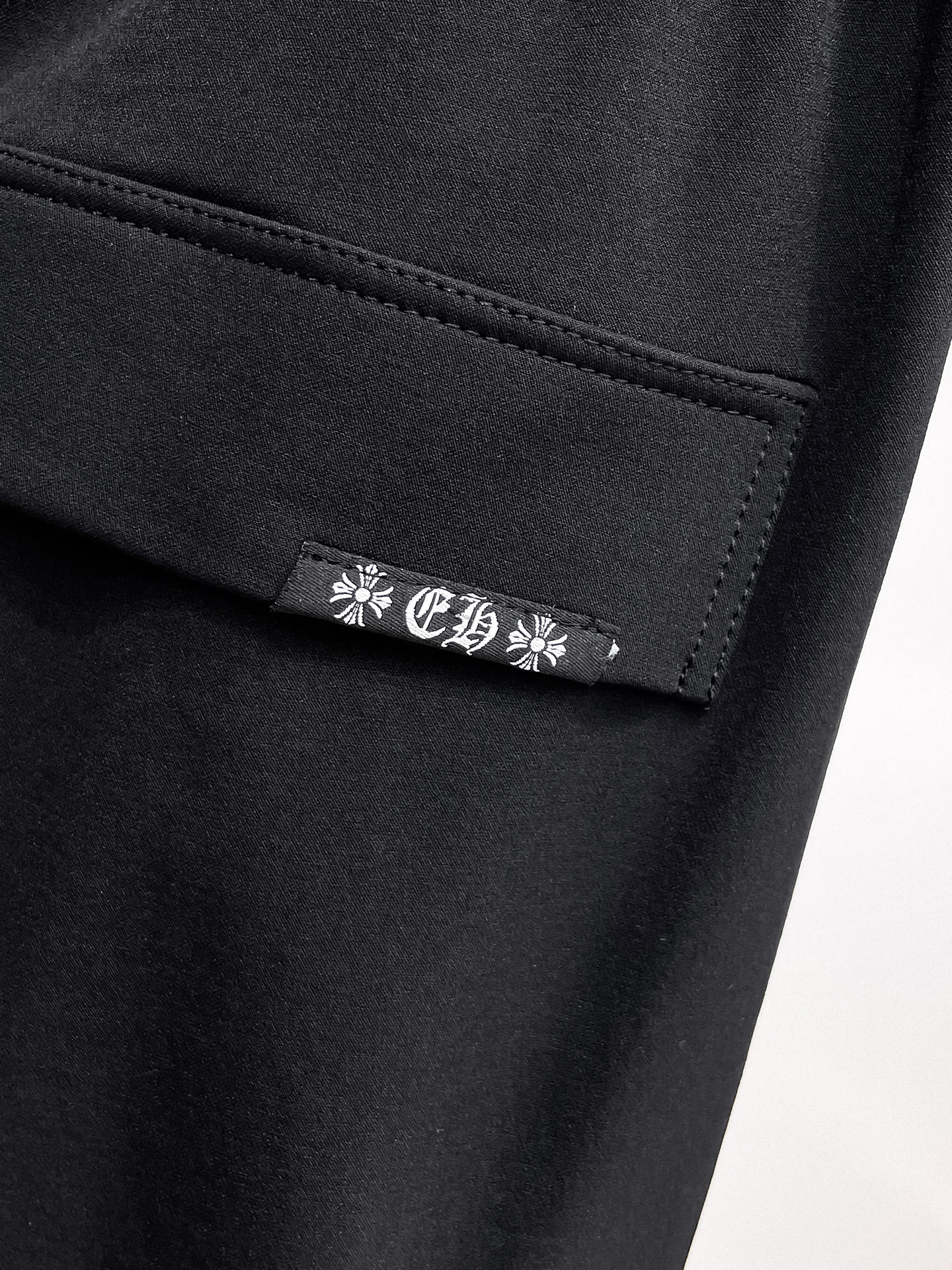 克罗心 顶级货品🐮 🆕2026春夏新款休闲裤！官网同步发售。品牌经典LOGO休闲裤 ，定制面料，舒适度极