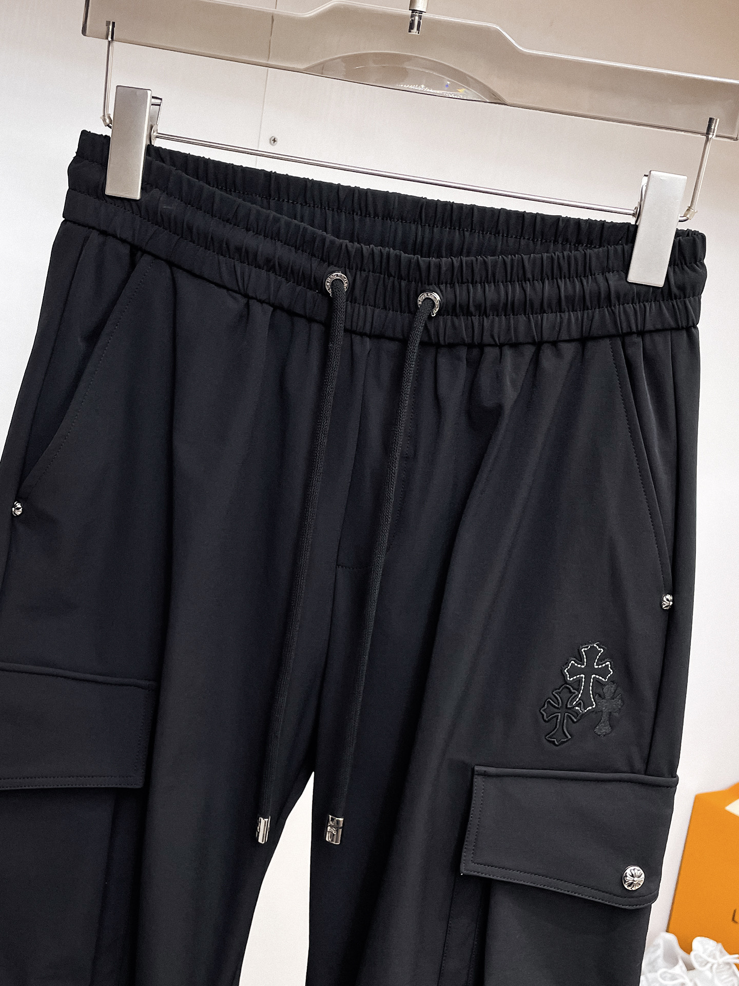 克罗心 顶级货品🐮 🆕2026春夏新款休闲裤！官网同步发售。品牌经典LOGO休闲裤 ，定制面料，舒适度极