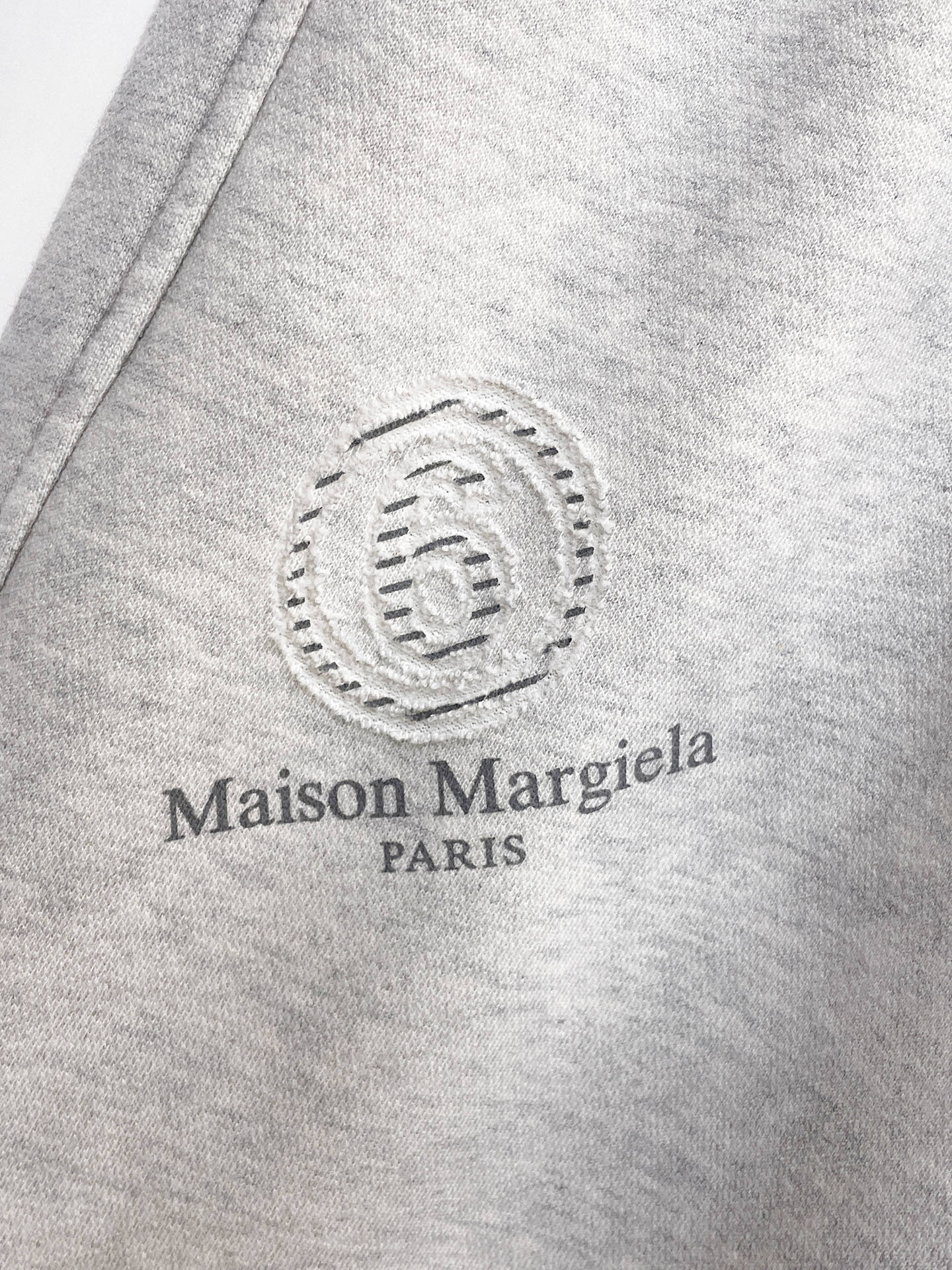 马吉拉 顶级货品🐮 🆕2026春夏新款休闲裤！官网同步发售。品牌经典LOGO休闲裤 ，定制面料，舒适度极