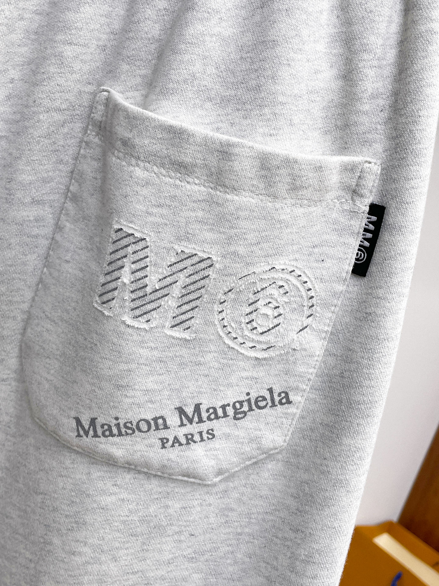 马吉拉 顶级货品🐮 🆕2026春夏新款休闲裤！官网同步发售。品牌经典LOGO休闲裤 ，定制面料，舒适度极