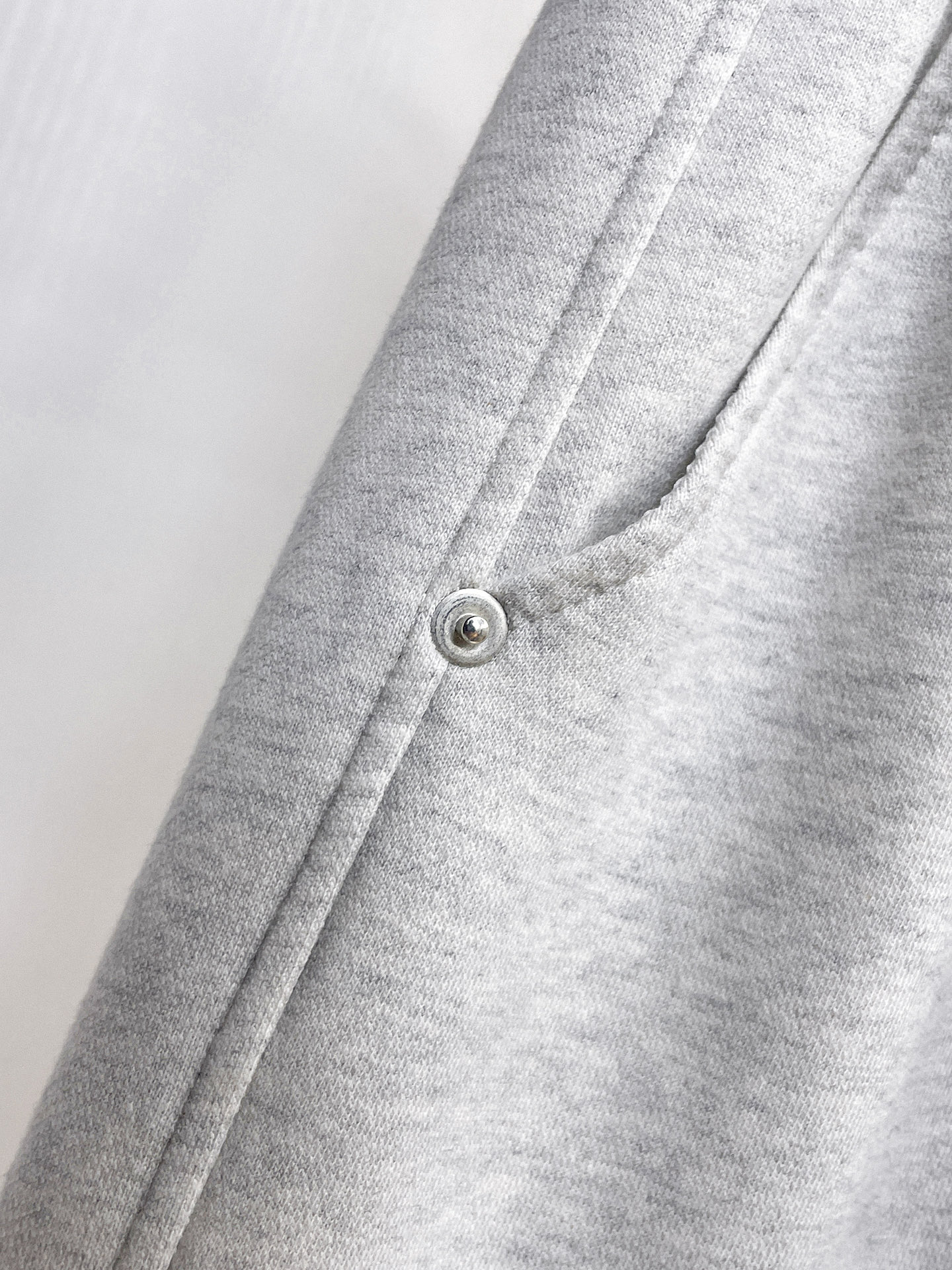 马吉拉 顶级货品🐮 🆕2026春夏新款休闲裤！官网同步发售。品牌经典LOGO休闲裤 ，定制面料，舒适度极