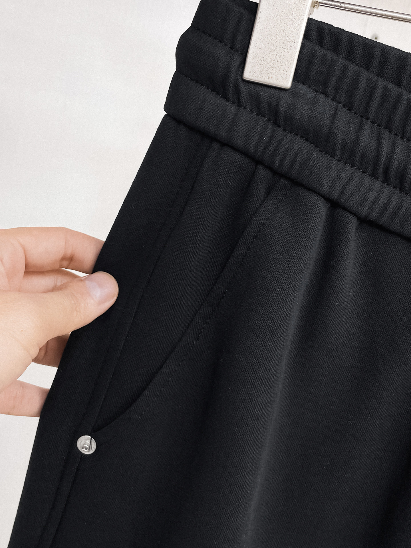 马吉拉 顶级货品🐮 🆕2026春夏新款休闲裤！官网同步发售。品牌经典LOGO休闲裤 ，定制面料，舒适度极