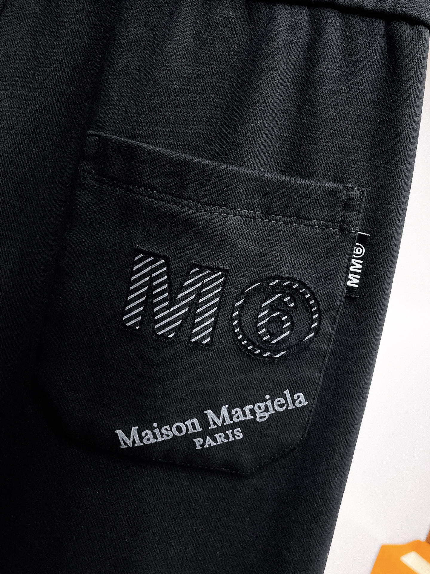 马吉拉 顶级货品🐮 🆕2026春夏新款休闲裤！官网同步发售。品牌经典LOGO休闲裤 ，定制面料，舒适度极