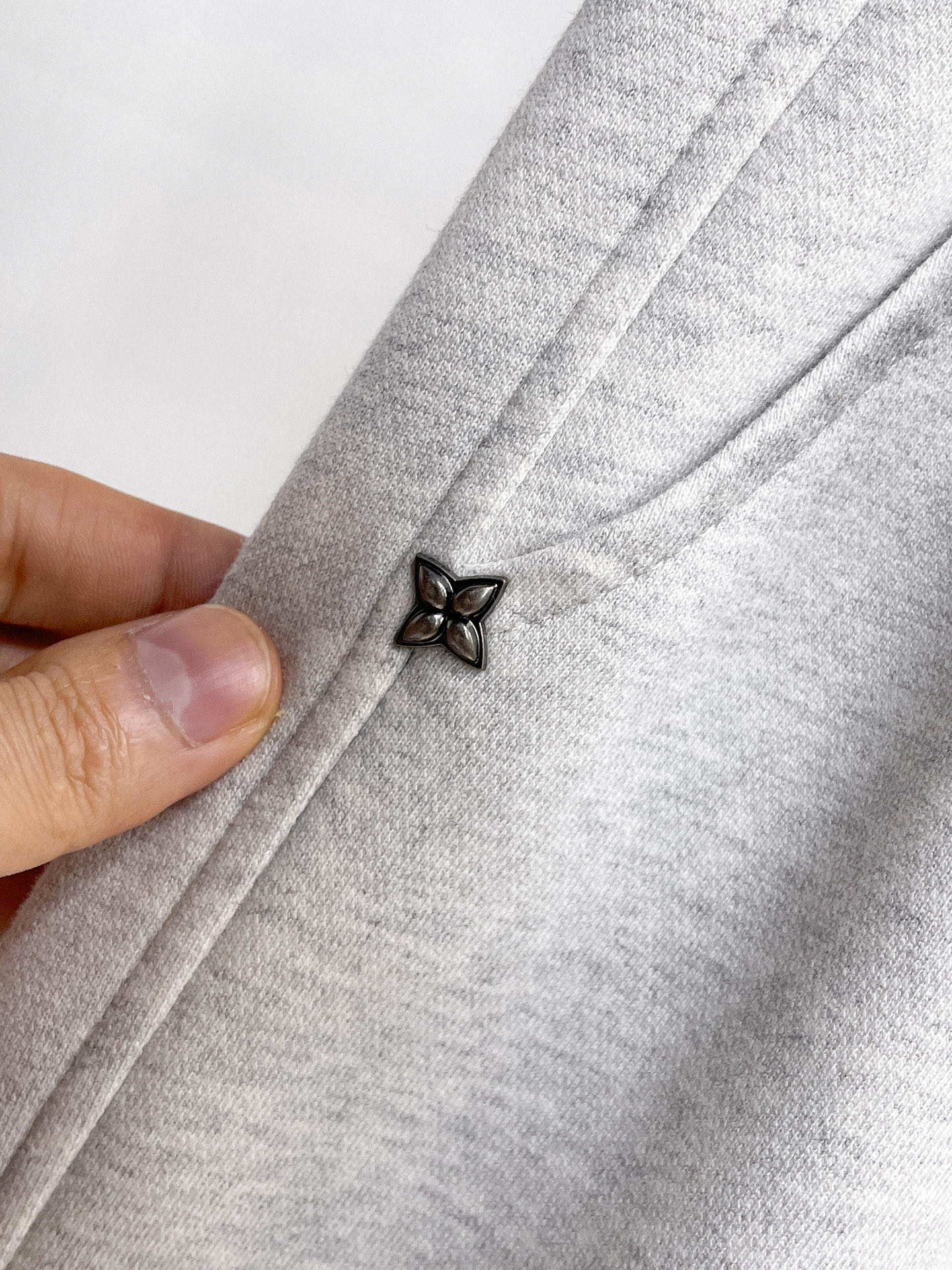 LV 顶级货品🐮 🆕2026春夏新款休闲裤！官网同步发售。品牌经典LOGO休闲裤 ，定制面料，舒适度极好