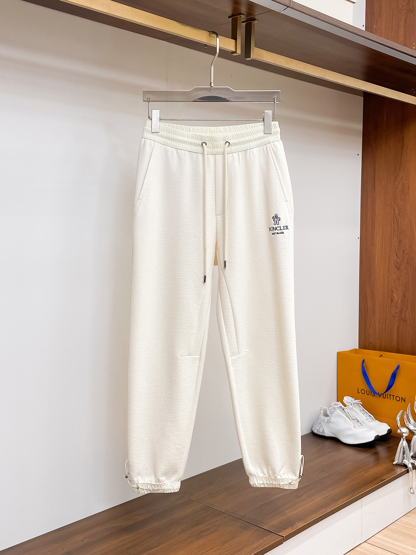 蒙口 顶级货品🐮 🆕2026春夏新款休闲裤！官网同步发售。品牌经典LOGO休闲裤 ，定制面料，舒适度极好