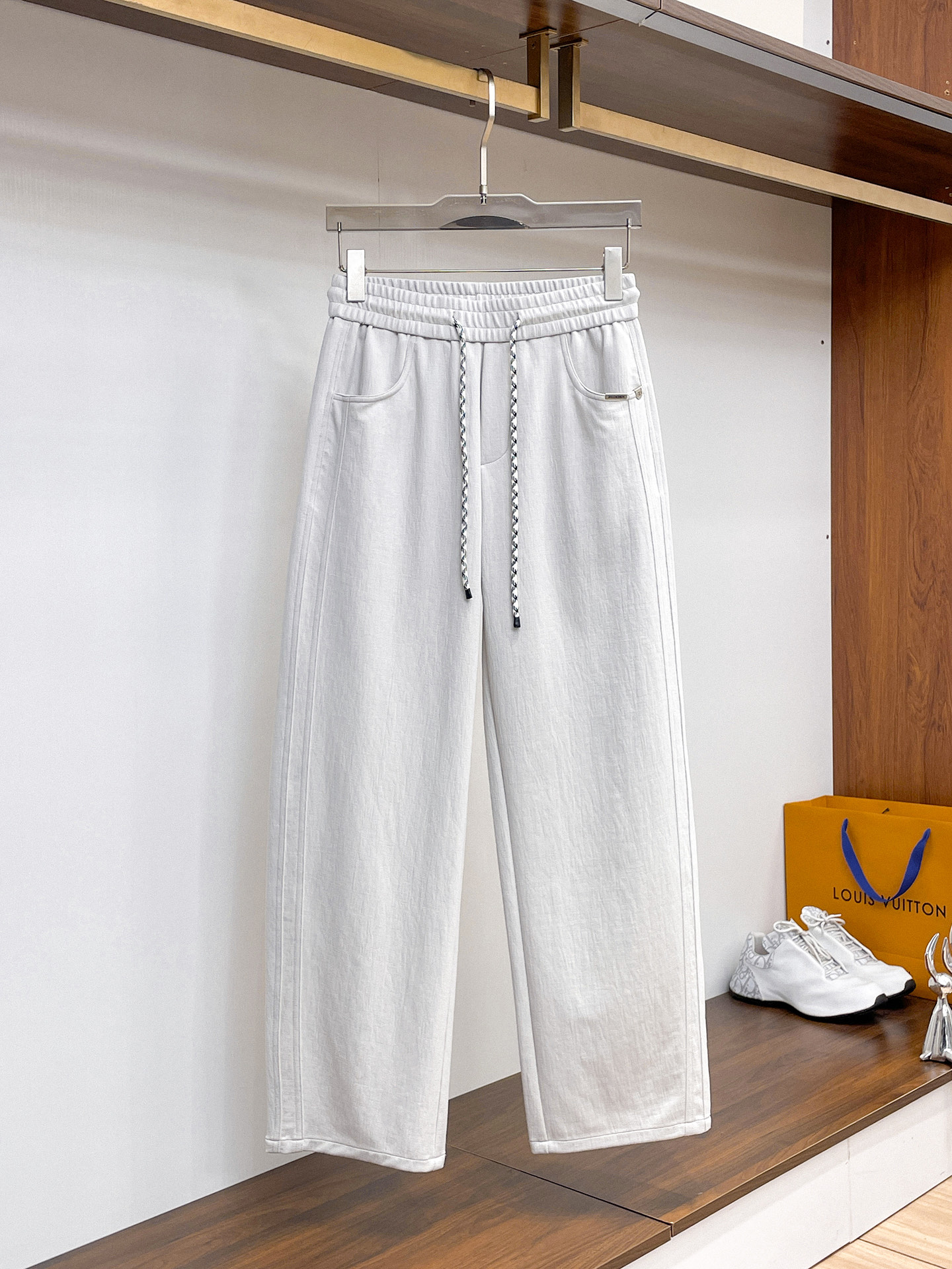 巴黎世家 顶级货品🐮 🆕2026春夏新款休闲裤！官网同步发售。品牌经典LOGO休闲裤 ，定制面料，舒适度