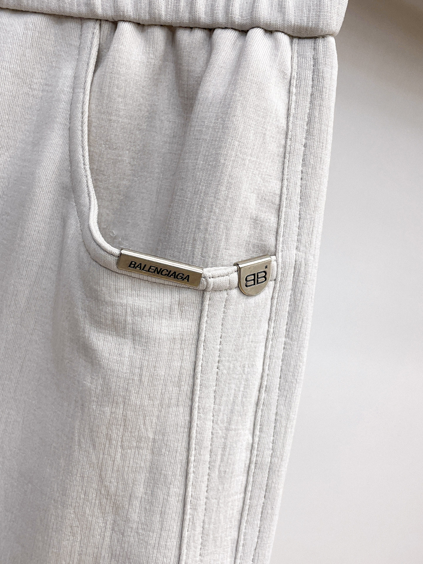 巴黎世家 顶级货品🐮 🆕2026春夏新款休闲裤！官网同步发售。品牌经典LOGO休闲裤 ，定制面料，舒适度