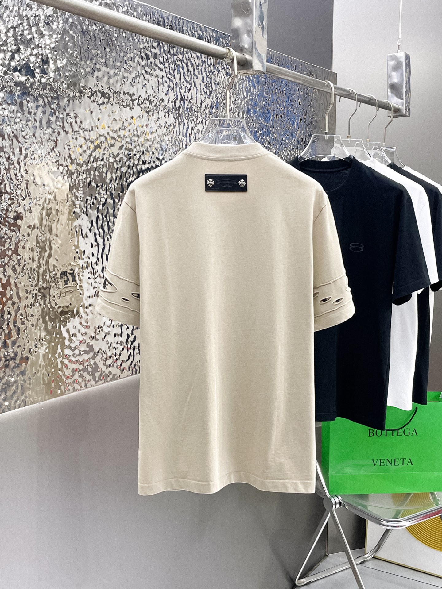 Мужская футболка с круглым вырезом и декоративными крестами Chrome Hearts