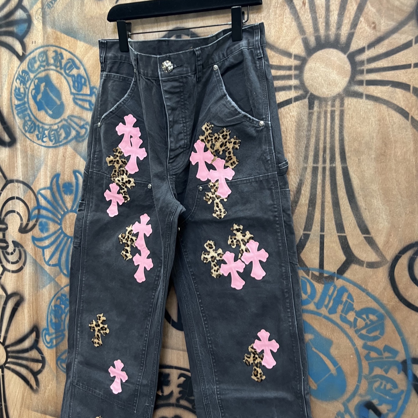 Chrome Hearts Vintage Levi's Remake Jeans with Cross and Leopard Patches 5 i1752127288384 8383 0 3