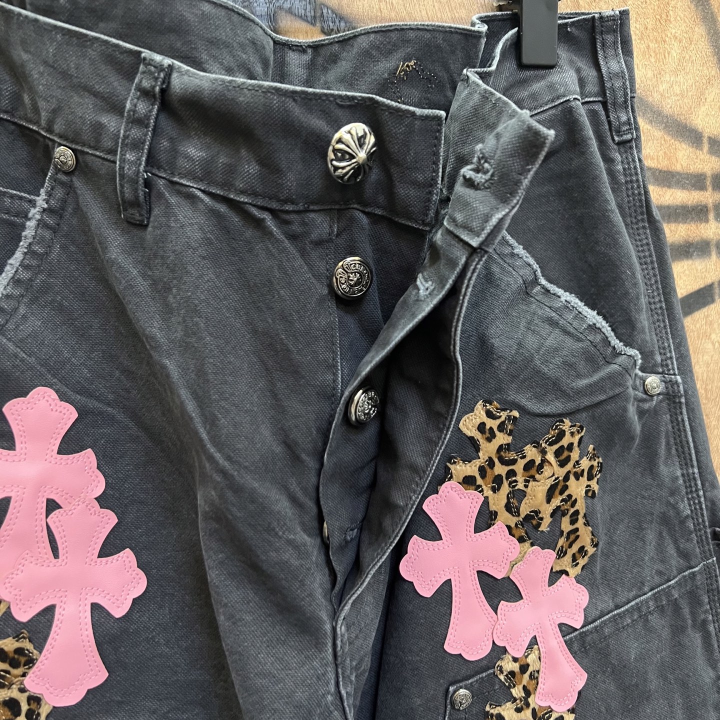 Chrome Hearts Vintage Levi's Remake Jeans with Cross and Leopard Patches 6 i1752127288396 5499 0 4
