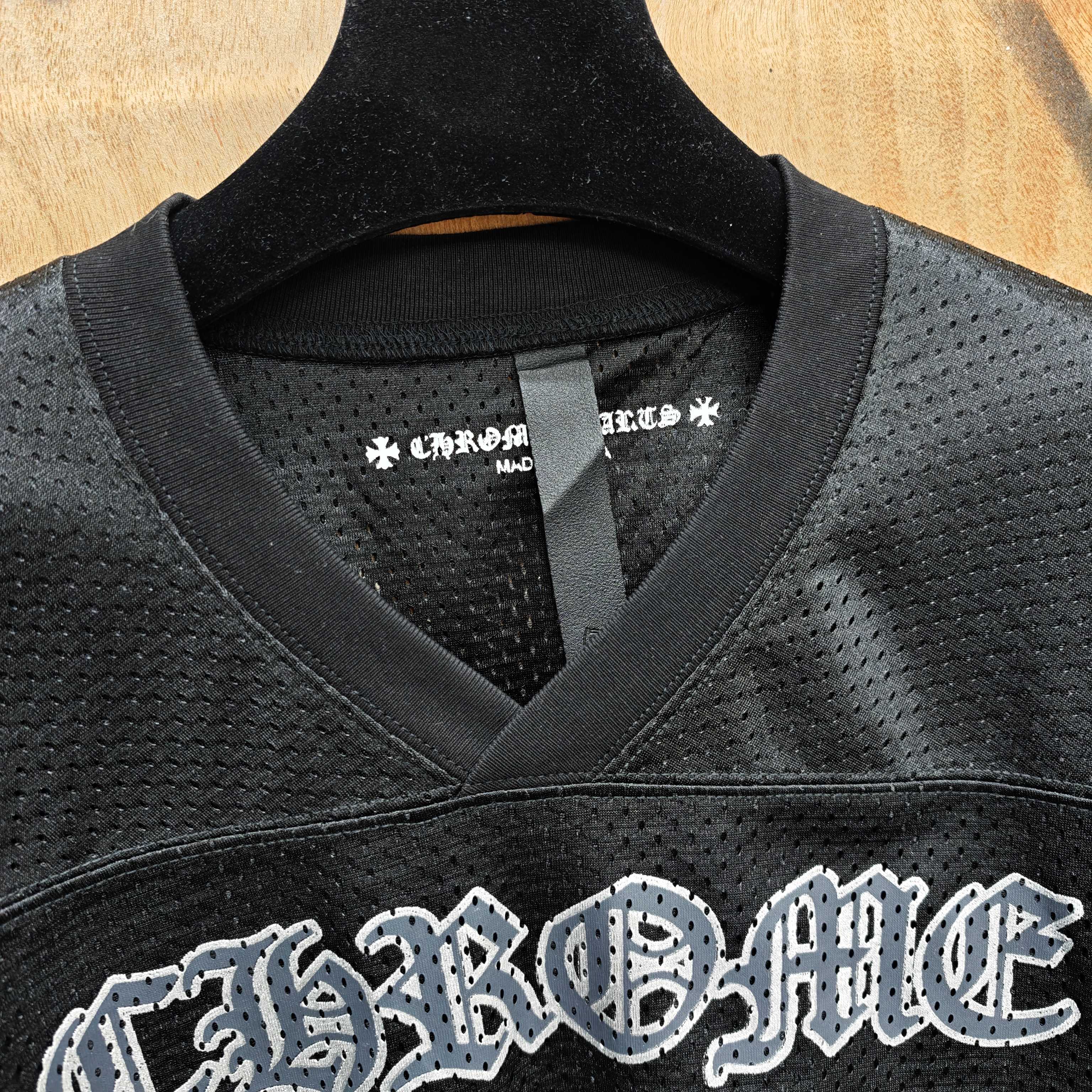 Chrome Hearts CH克罗心冰球网眼短裤采用双层速干涤氨纶透气网眼面料 全身正反一共3个 胶浆印花 工艺采用菲林 反复刮浆 过渡自然 网版黑白交错印花 下摆刺绣小标签定制2000个起订
