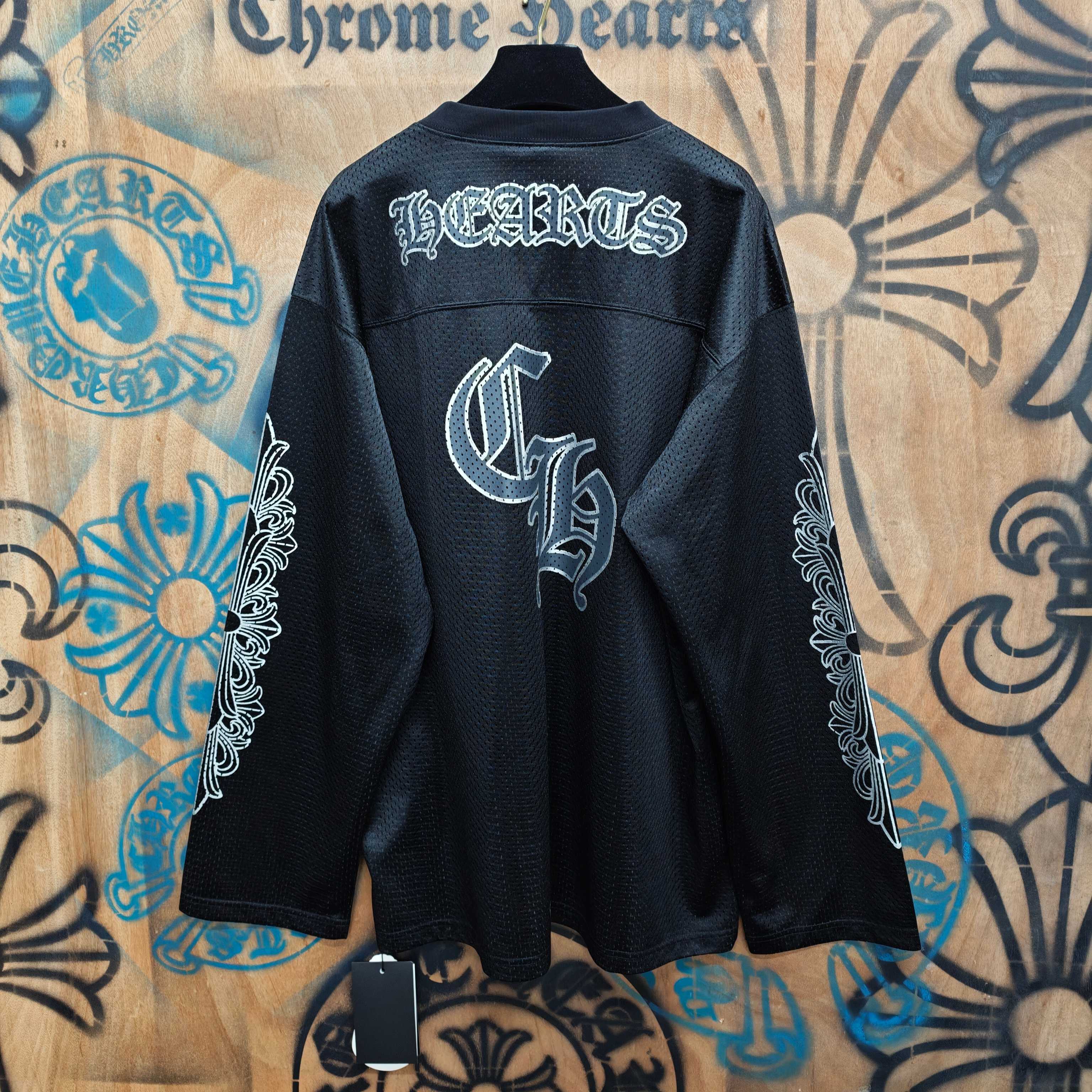 Chrome Hearts CH克罗心冰球网眼短裤采用双层速干涤氨纶透气网眼面料 全身正反一共3个 胶浆印花 工艺采用菲林 反复刮浆 过渡自然 网版黑白交错印花 下摆刺绣小标签定制2000个起订