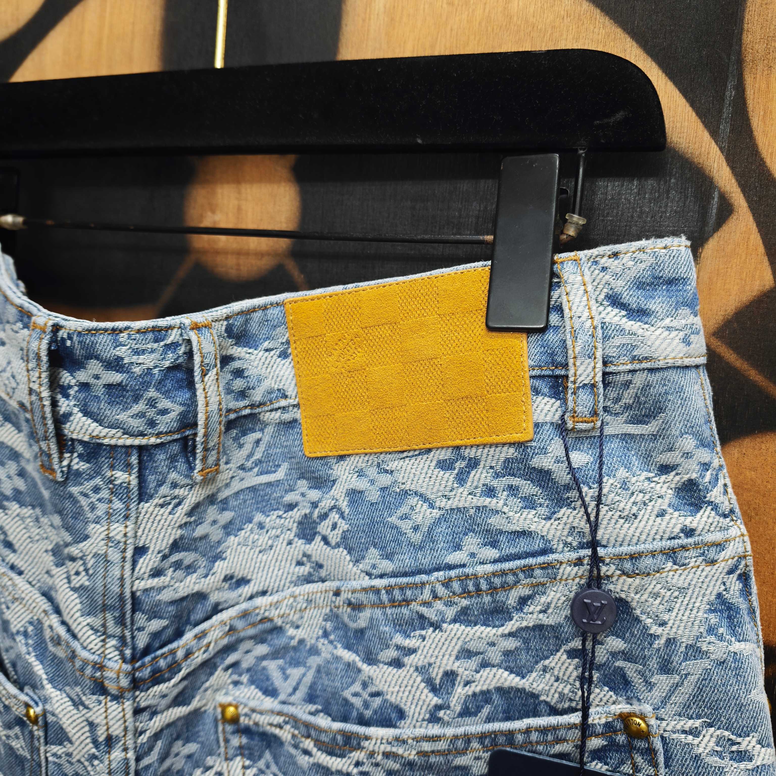 Louis Vuitton LV 2026 浮雕牛仔短裤
