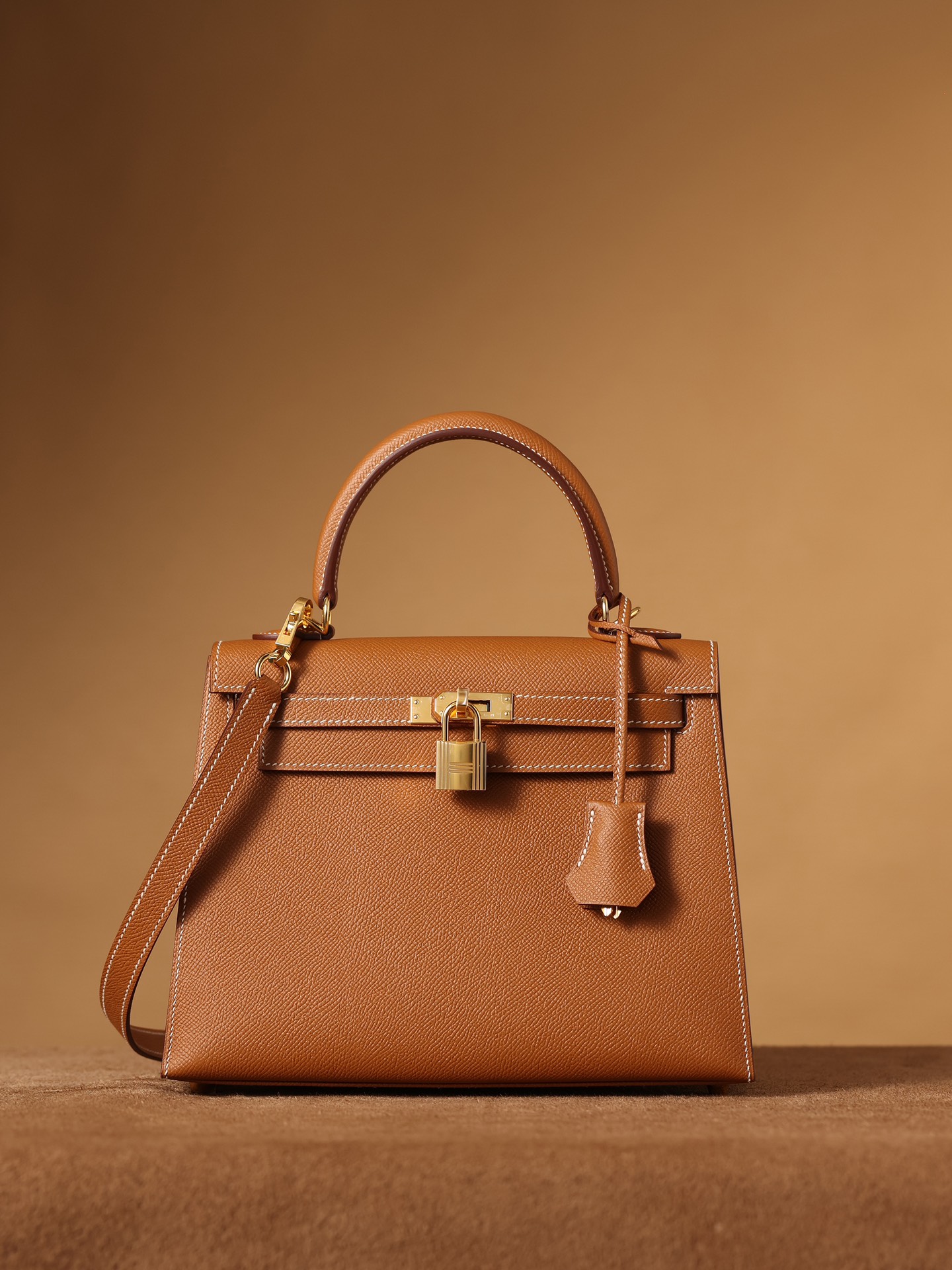 Hermes Kelly Bolsos de mano Marrón Color café Pulido Mujeres Hardware de oro Cuero vaca Epsom