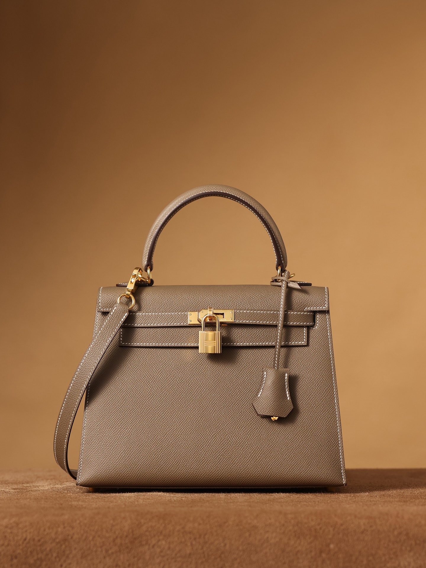 Hermes Kelly Bolsos de mano Réplica de diseñador alta calidad
 Ceniza elefante Gris Pulido Mujeres Hardware oro Cuero vaca Epsom