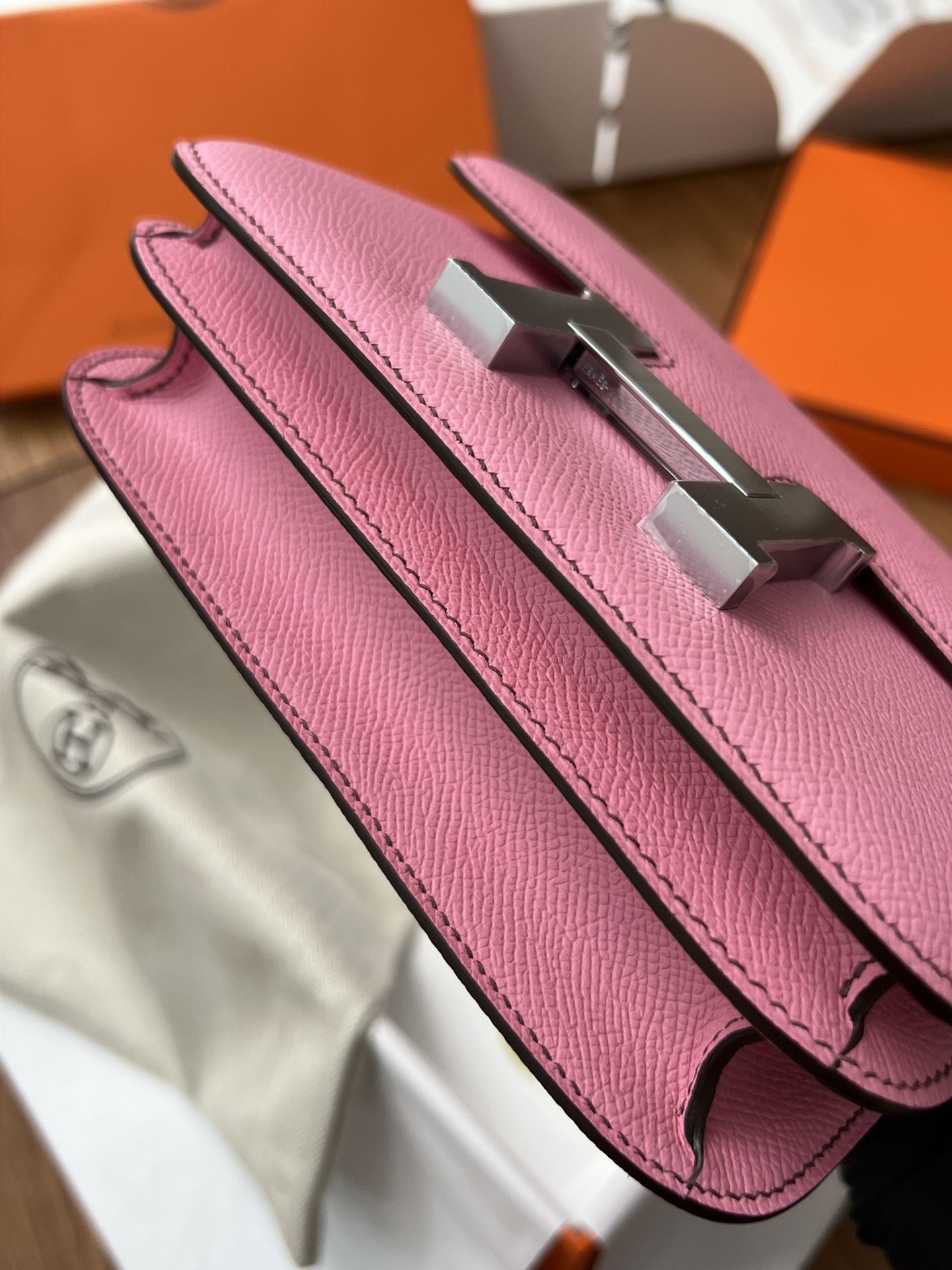 Hermès Constance 19cm 5P Sakura Pink Silver Buckle Crossbody Bag 7 i1716176152 5905 1