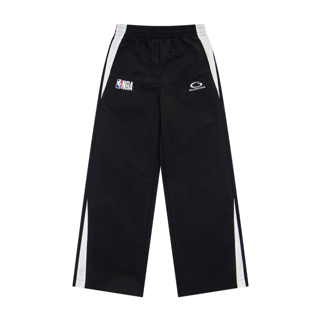 P135 La versión más alta del pantalón deportivo Balenciaga 26SS NBA de marca compartida. Logo NBA + bordado BALENCIAGA …
