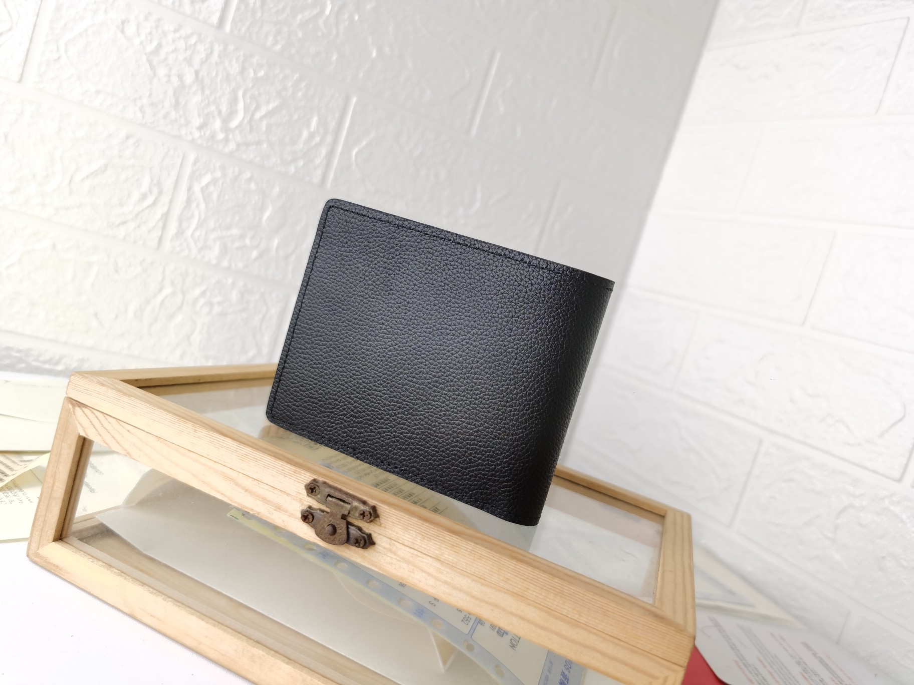 ルイ・ヴィトン M58189 黒色 荔枝纹短夹 多機能財布