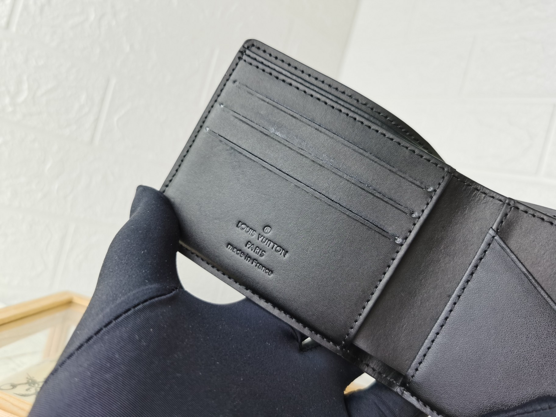 ルイ・ヴィトン M58189 黒色 荔枝纹短夹 多機能財布