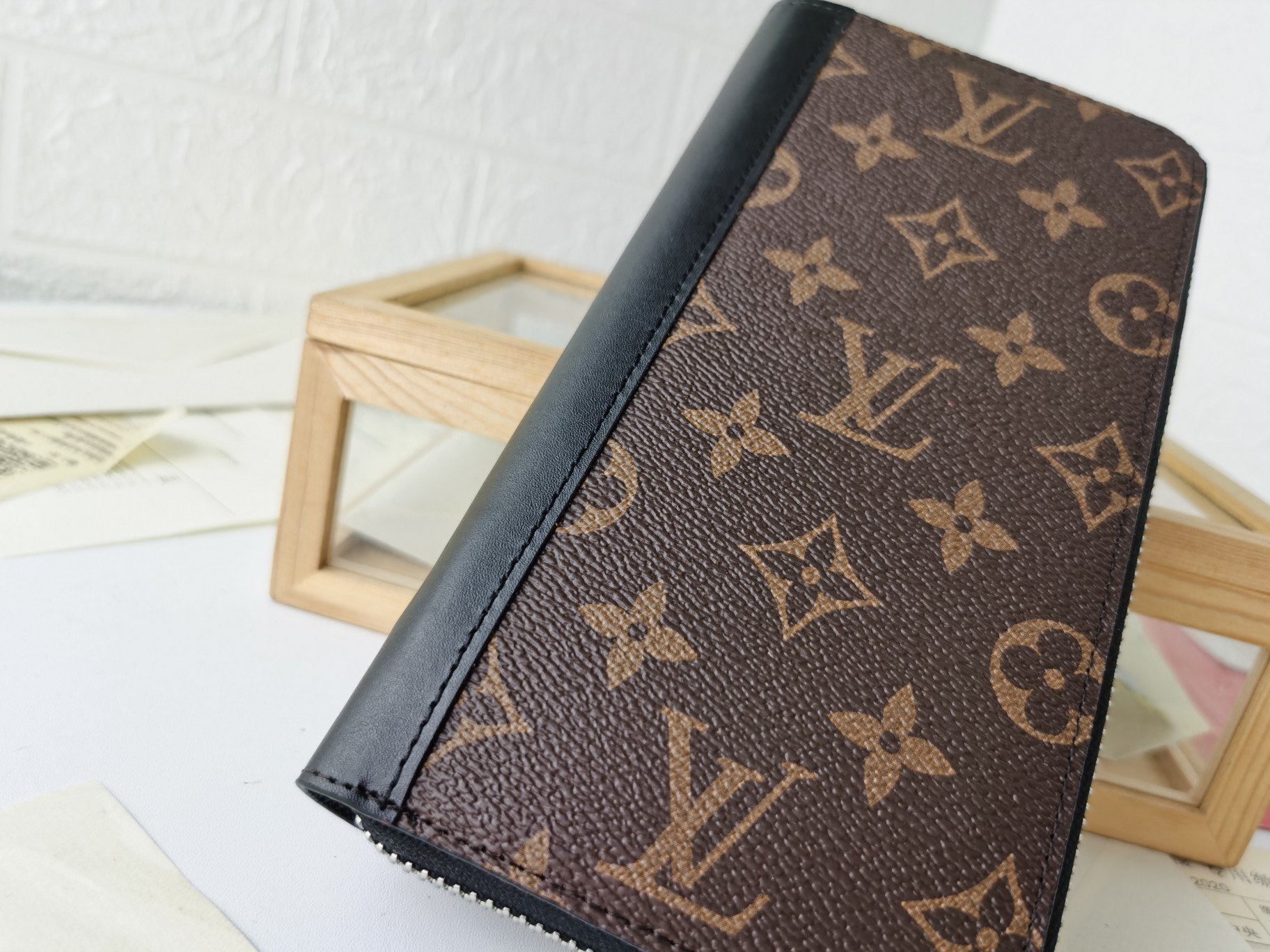 高級ブランド M60109 ラウンドファスナー財布 - エレガントな帆布素材