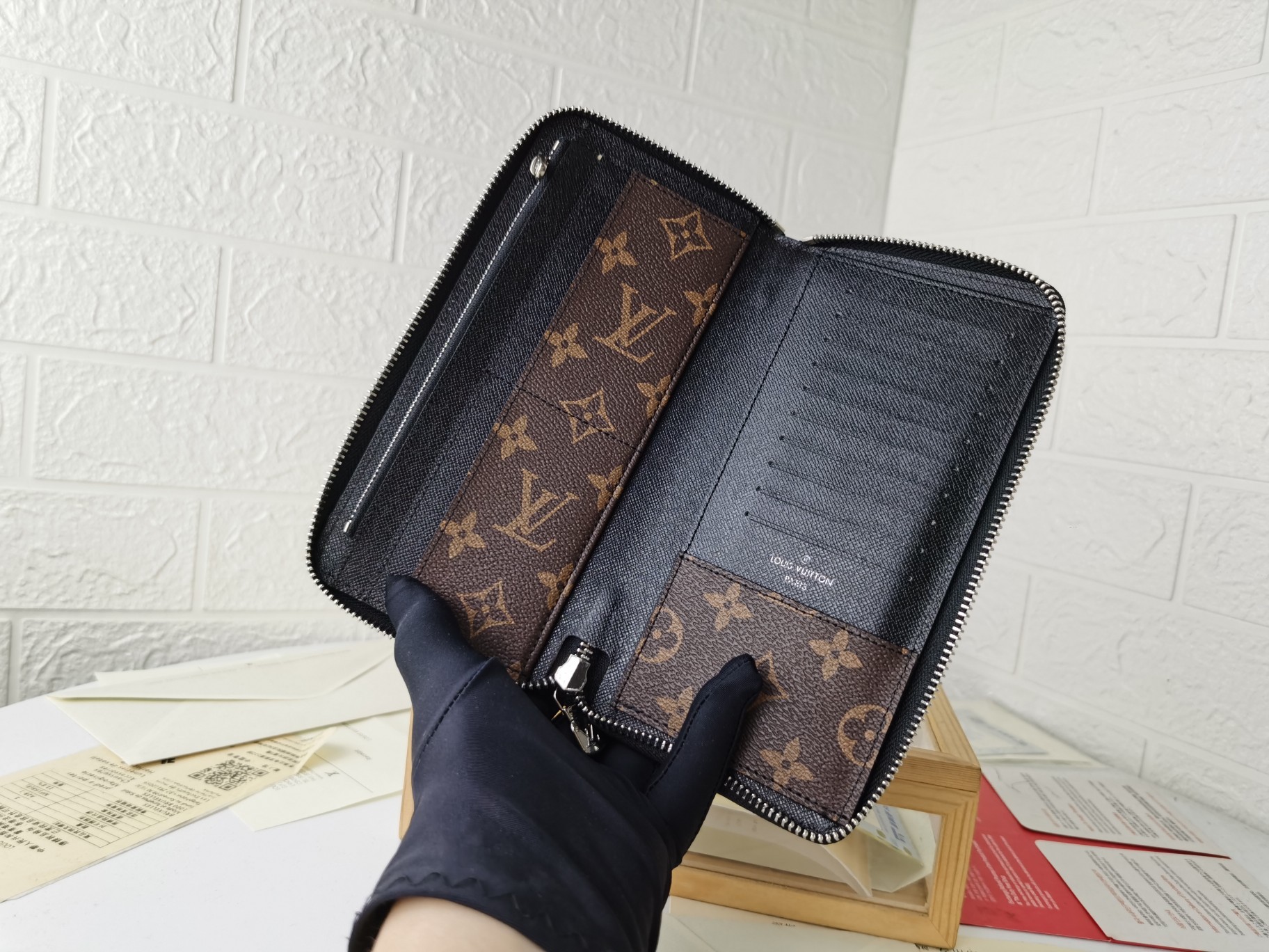 高級ブランド M60109 ラウンドファスナー財布 - エレガントな帆布素材