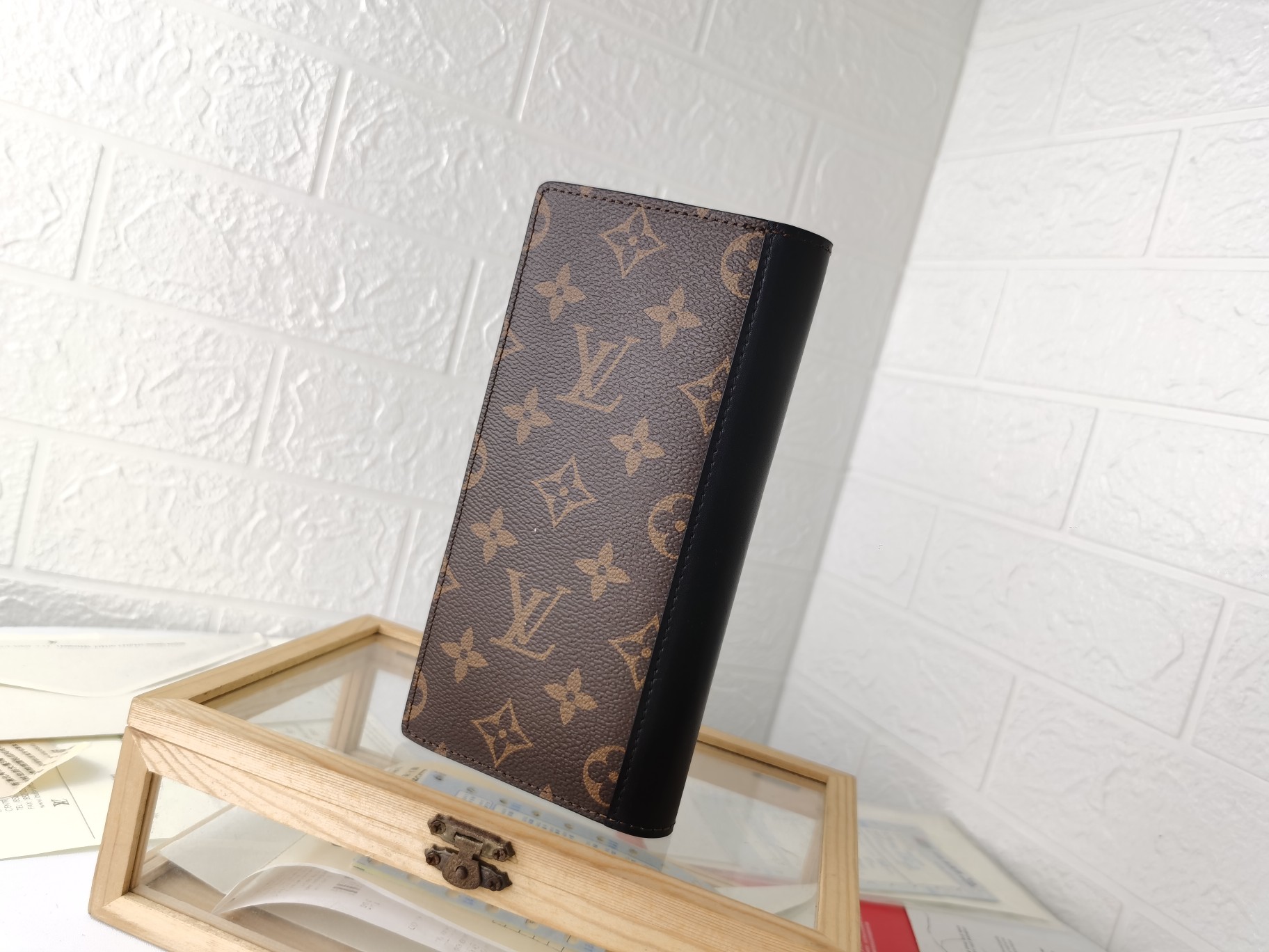 Louis Vuitton M93800 メンズ 財布 モノグラム・マカサー