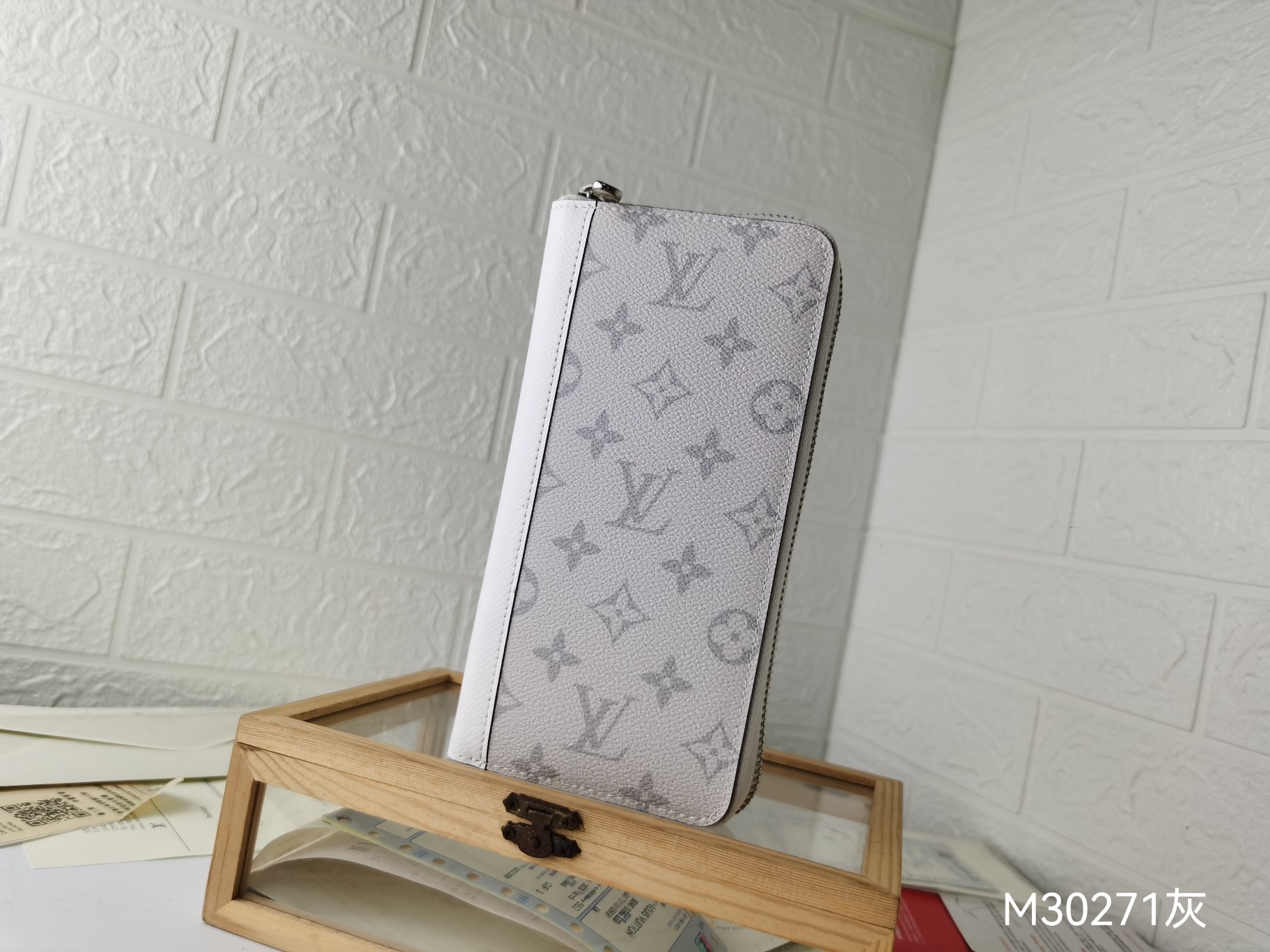 高級感溢れるDamier Graphite メンズ縦型ファスナー財布